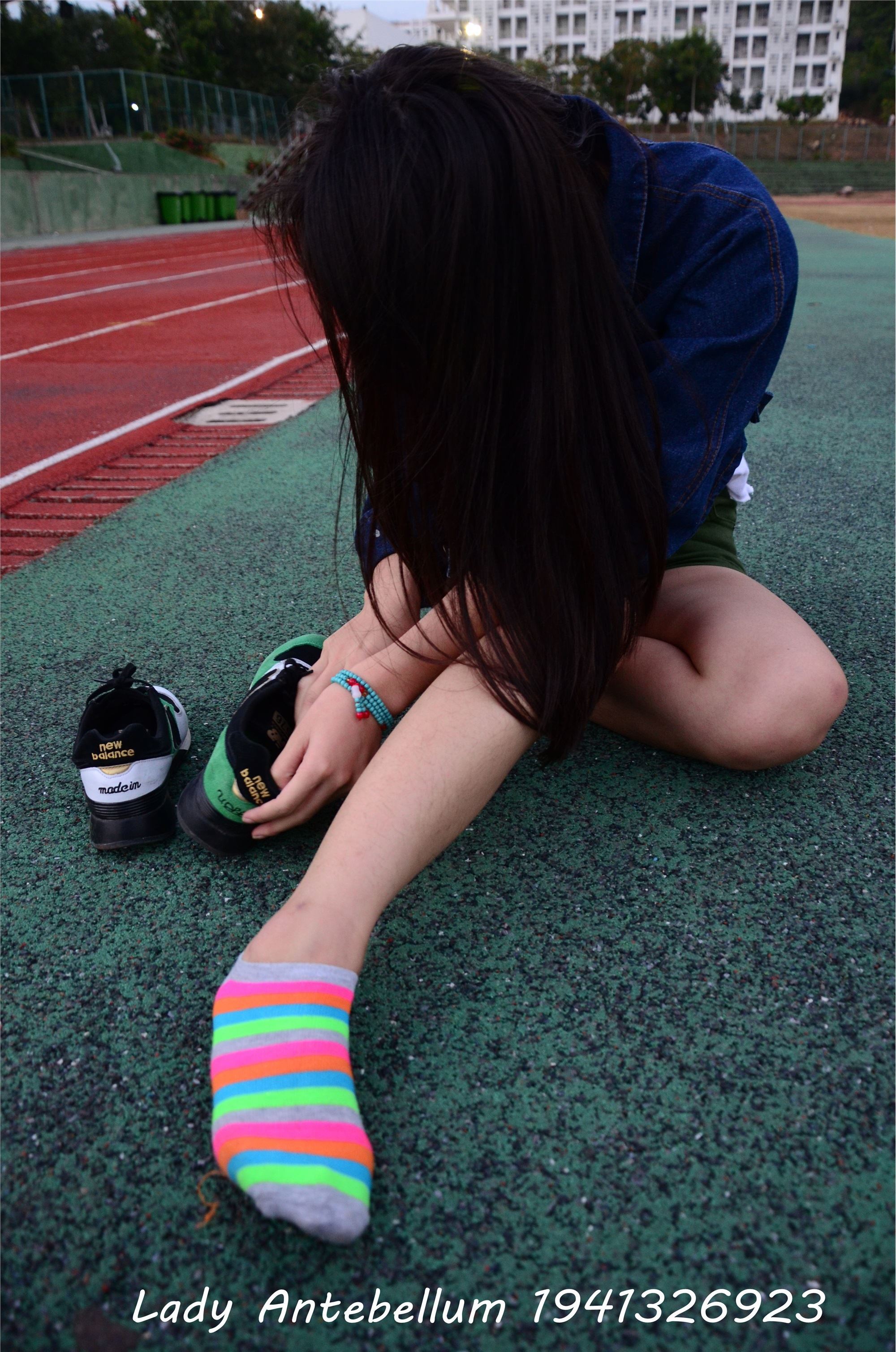 战前女神  恋足美腿棉袜女神级摄影套图 080