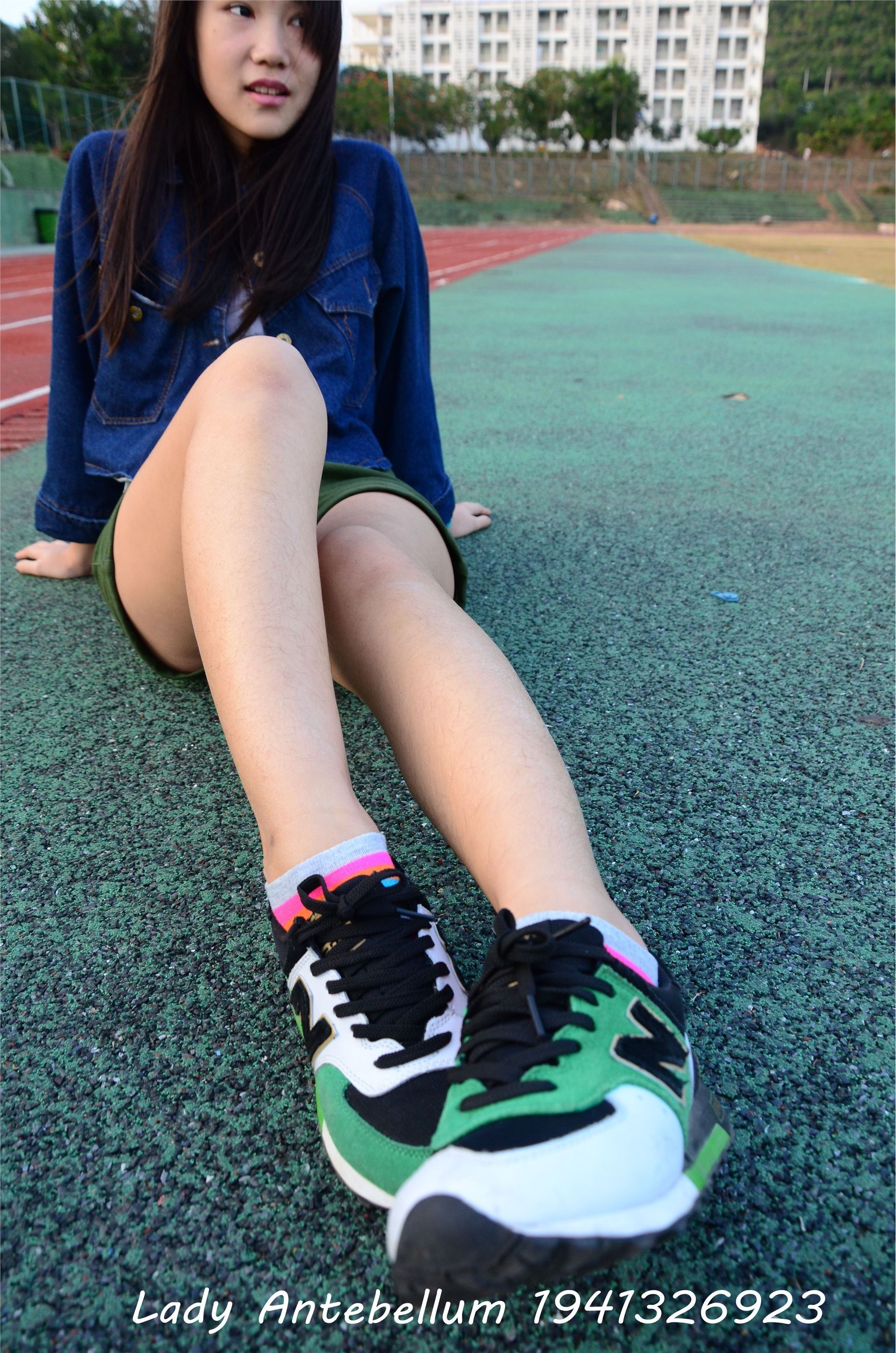 战前女神  恋足美腿棉袜女神级摄影套图 080