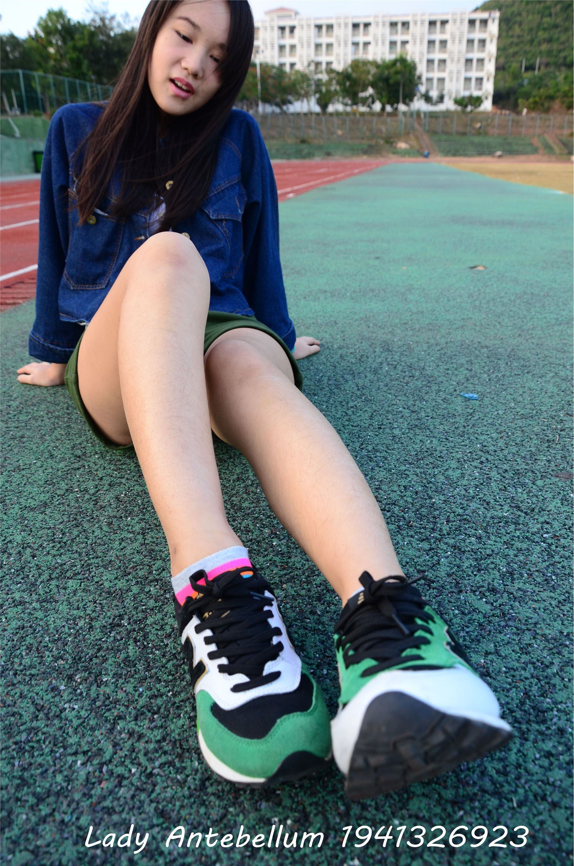 战前女神  恋足美腿棉袜女神级摄影套图 080