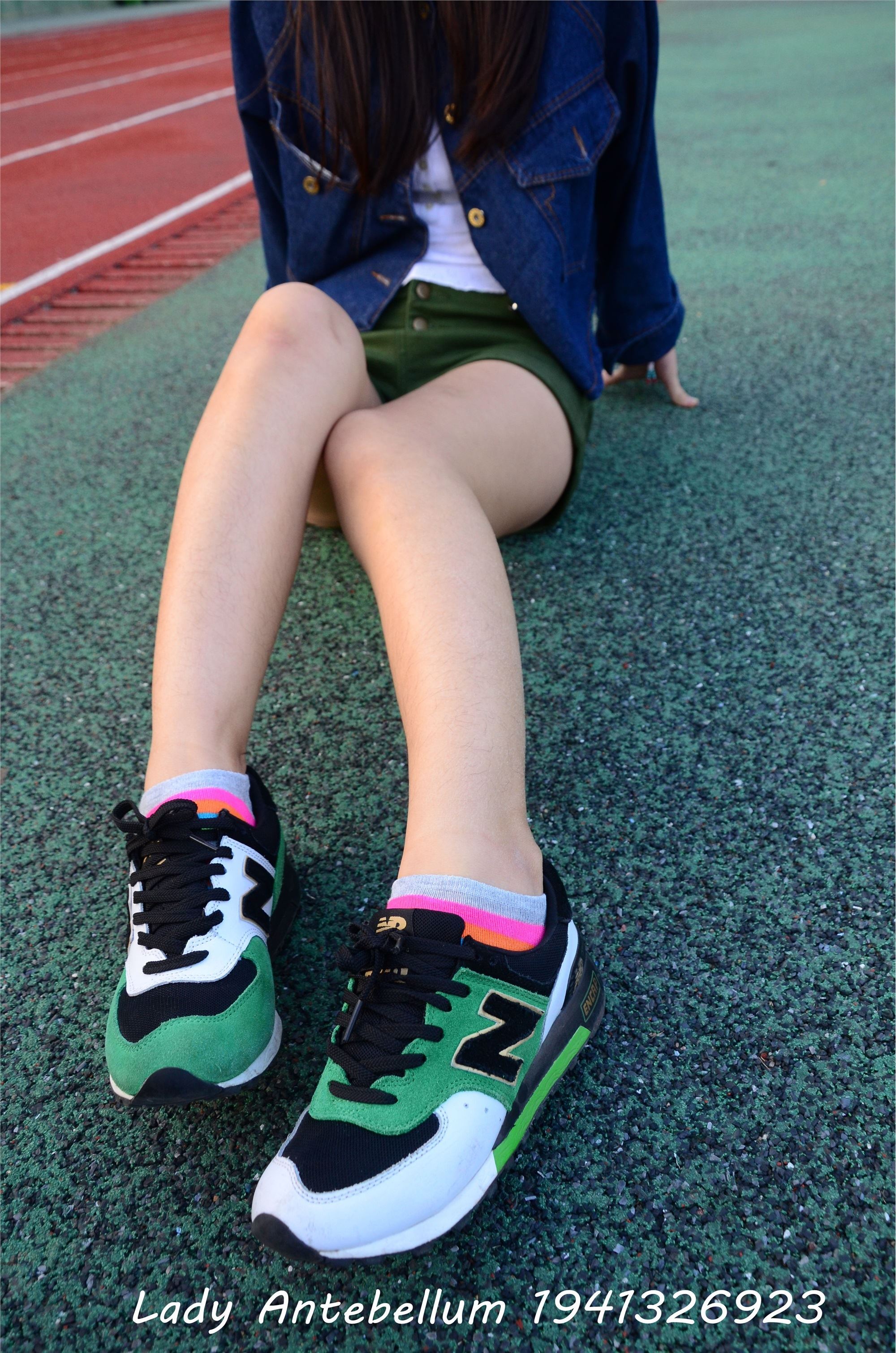 战前女神  恋足美腿棉袜女神级摄影套图 080