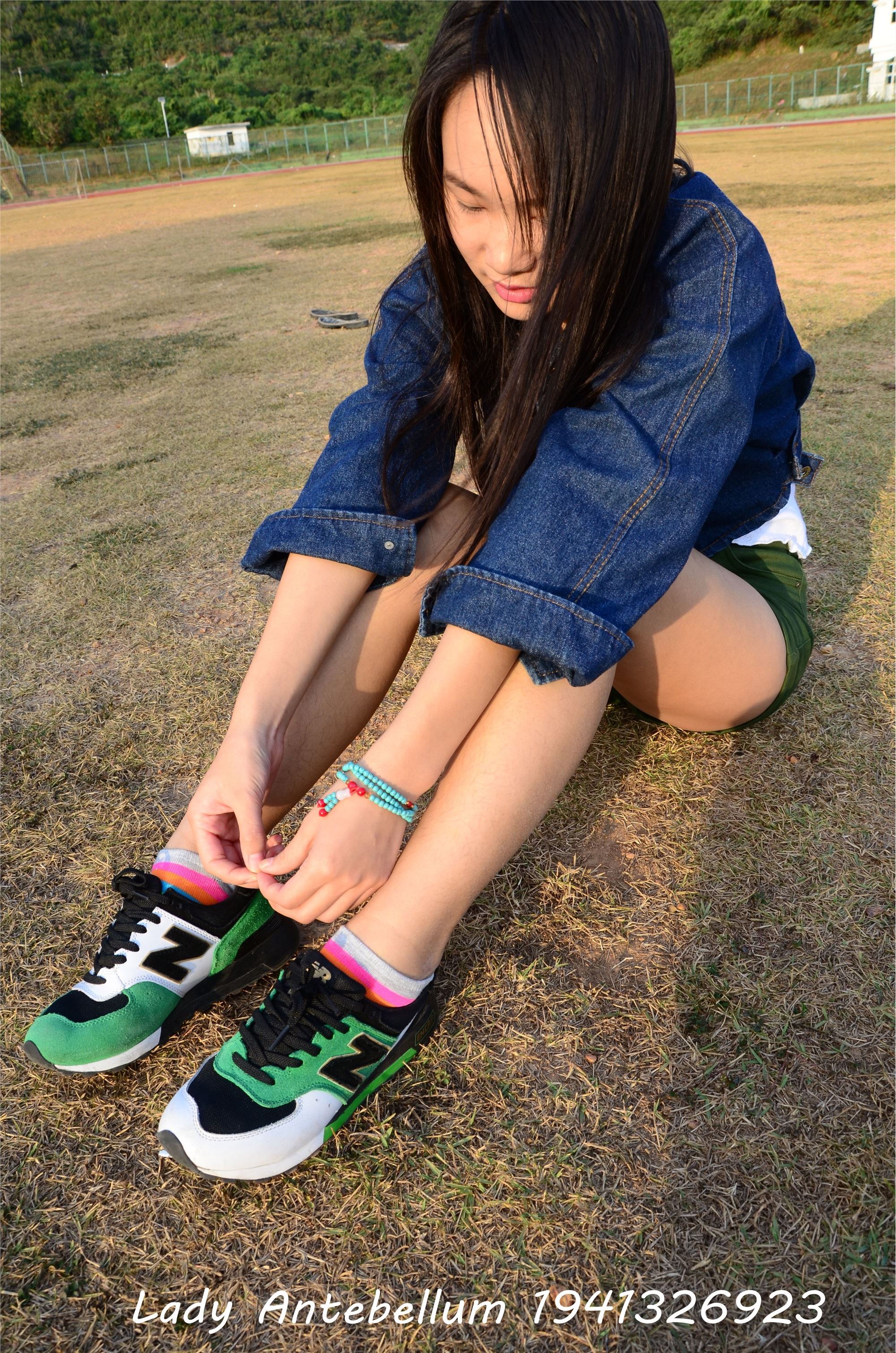 战前女神  恋足美腿棉袜女神级摄影套图 080