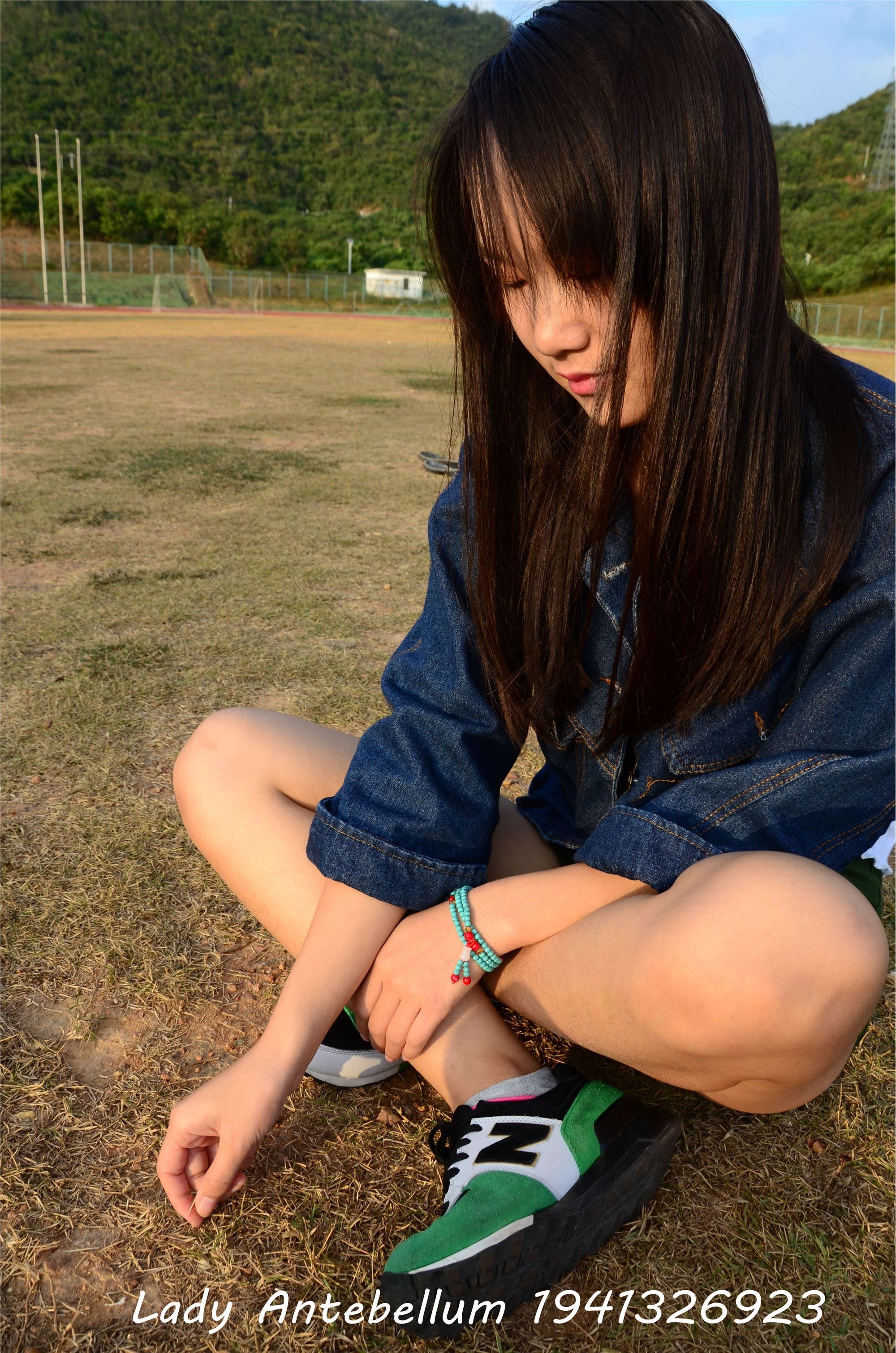 战前女神  恋足美腿棉袜女神级摄影套图 080