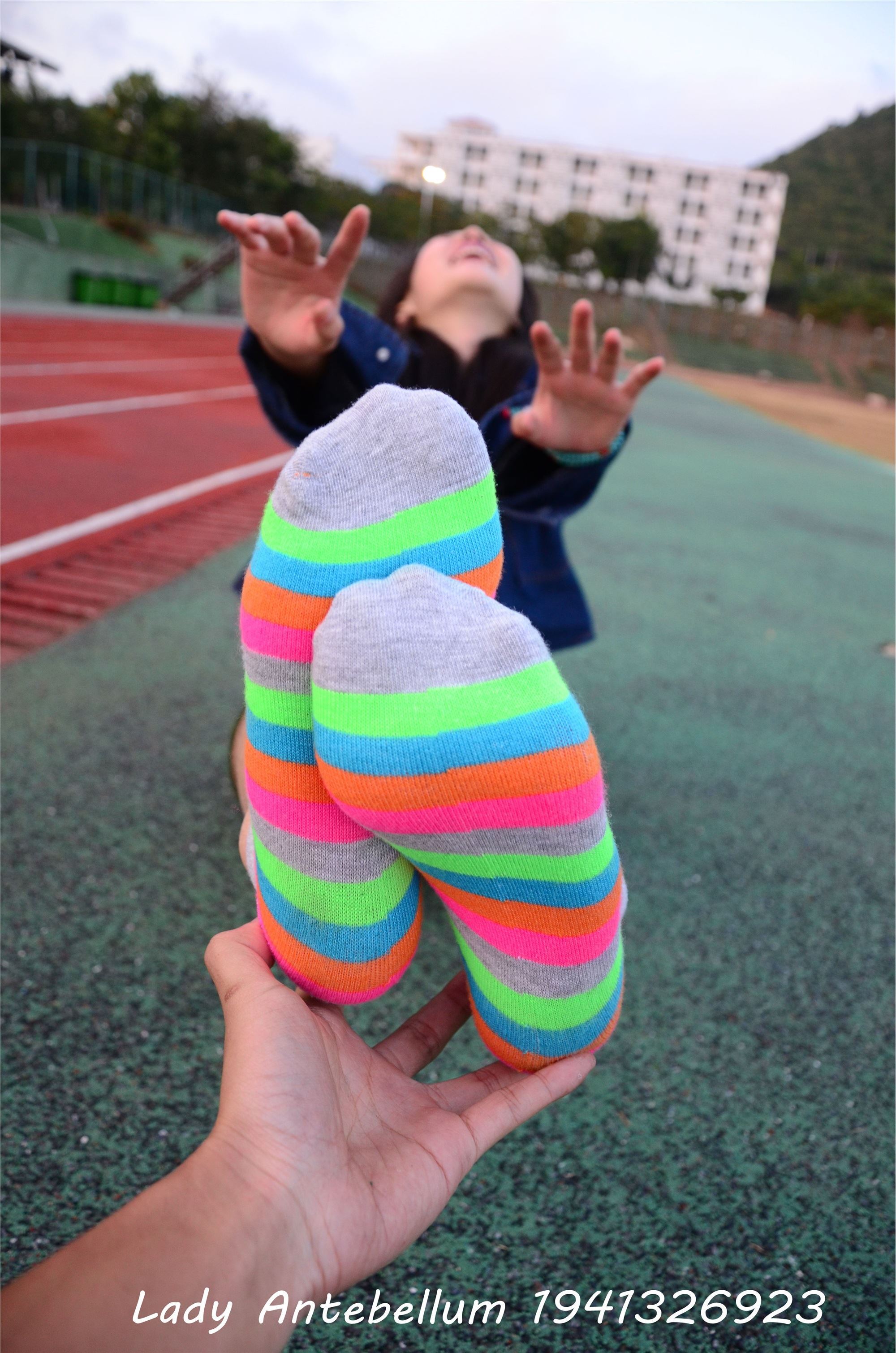 战前女神  恋足美腿棉袜女神级摄影套图 080