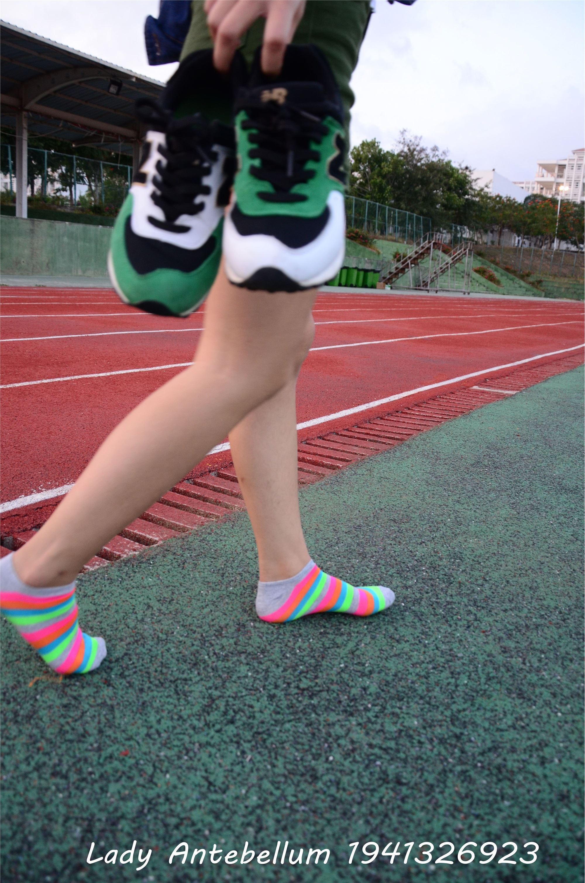 战前女神  恋足美腿棉袜女神级摄影套图 080