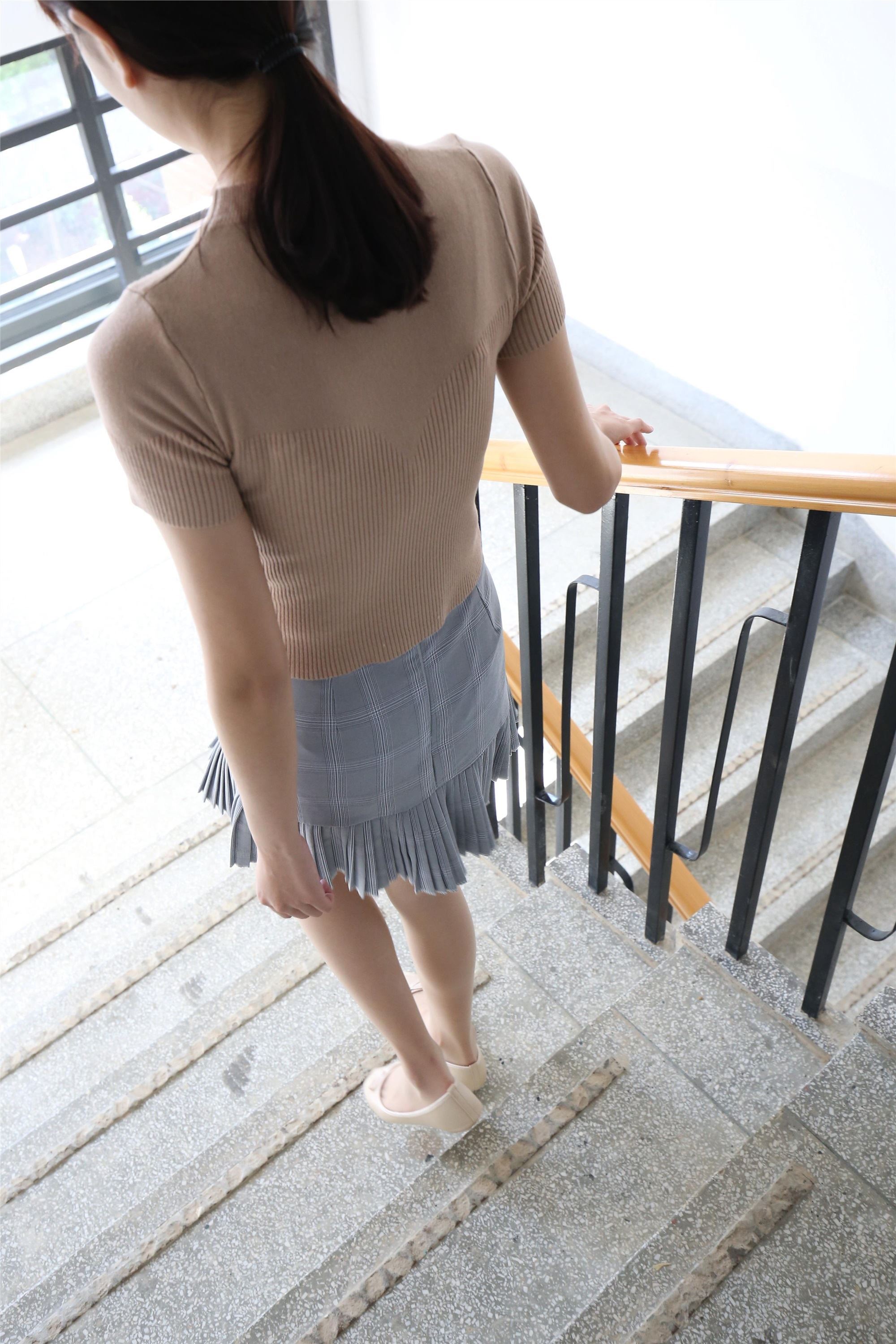 大西瓜套图 S033 肉丝-1小姐姐407p 1sp1