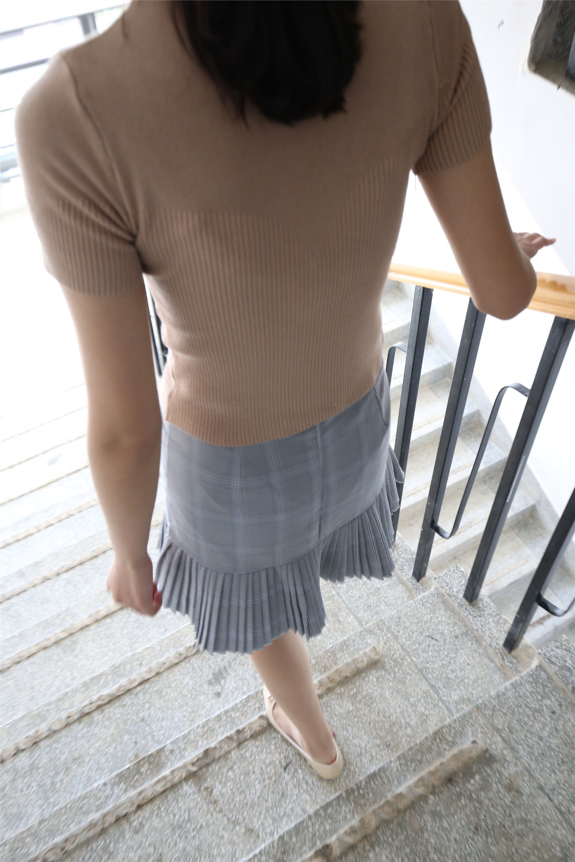 大西瓜套图 S033 肉丝-1小姐姐407p 1sp1