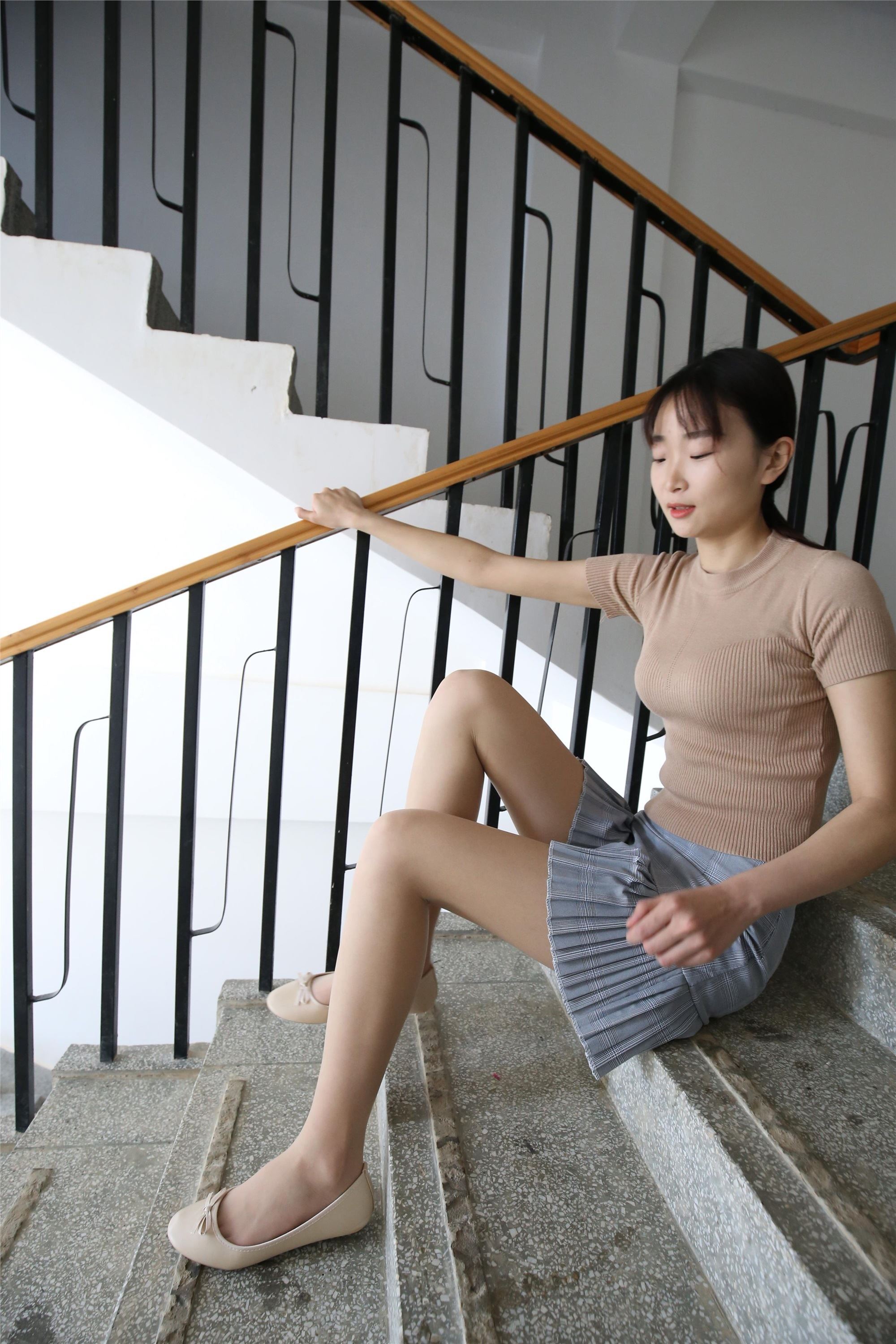 大西瓜套图 S033 肉丝-1小姐姐407p 1sp2