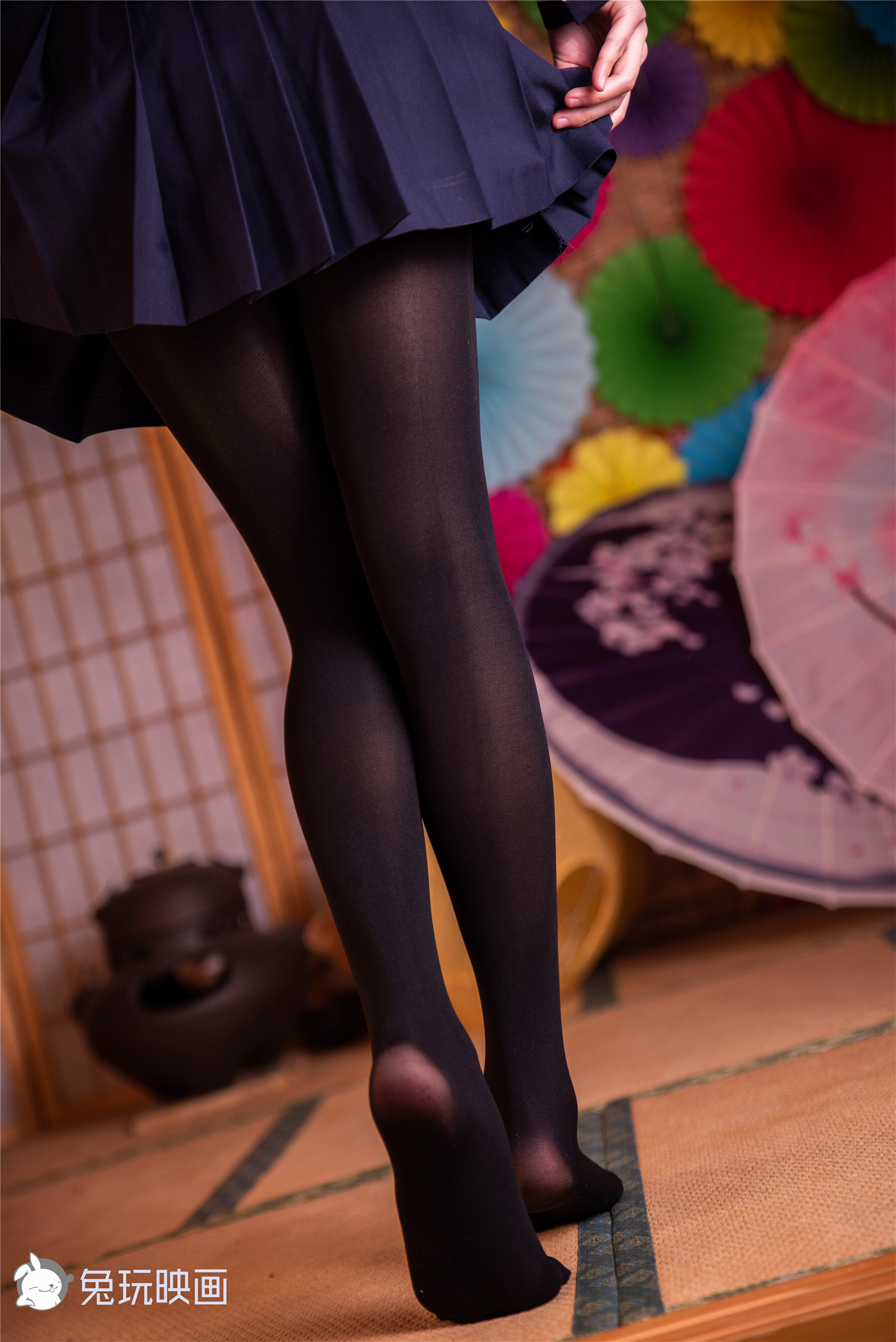 兔玩映画系列 Vol.053 冬天里的黑丝JK裙