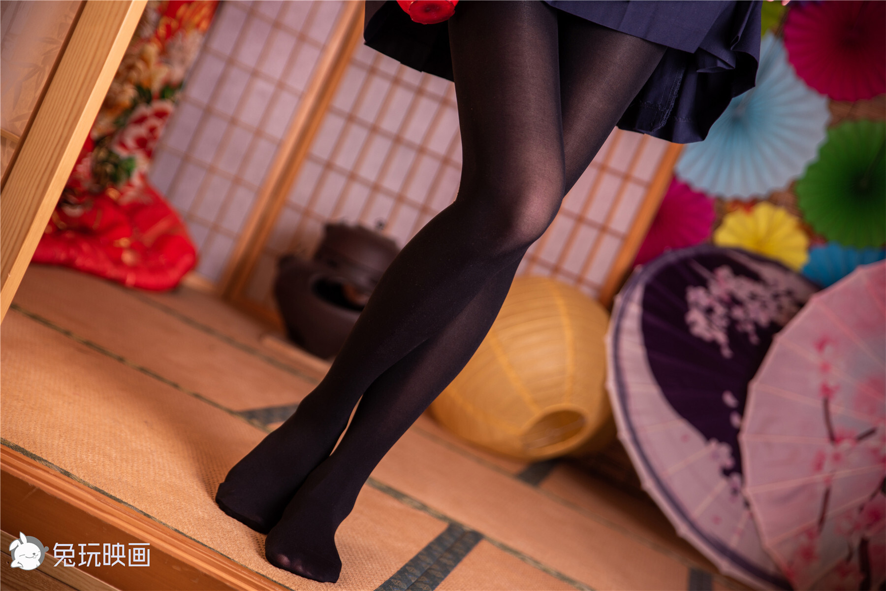 兔玩映画系列 Vol.053 冬天里的黑丝JK裙