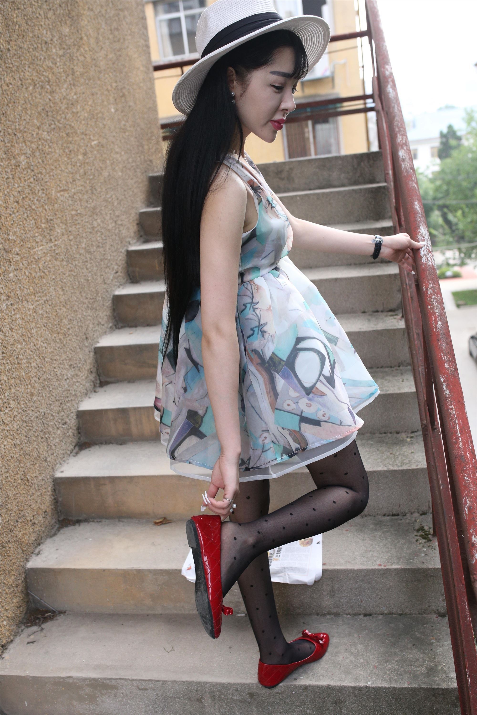 大西瓜套图 S009 红嘴唇少妇337p1