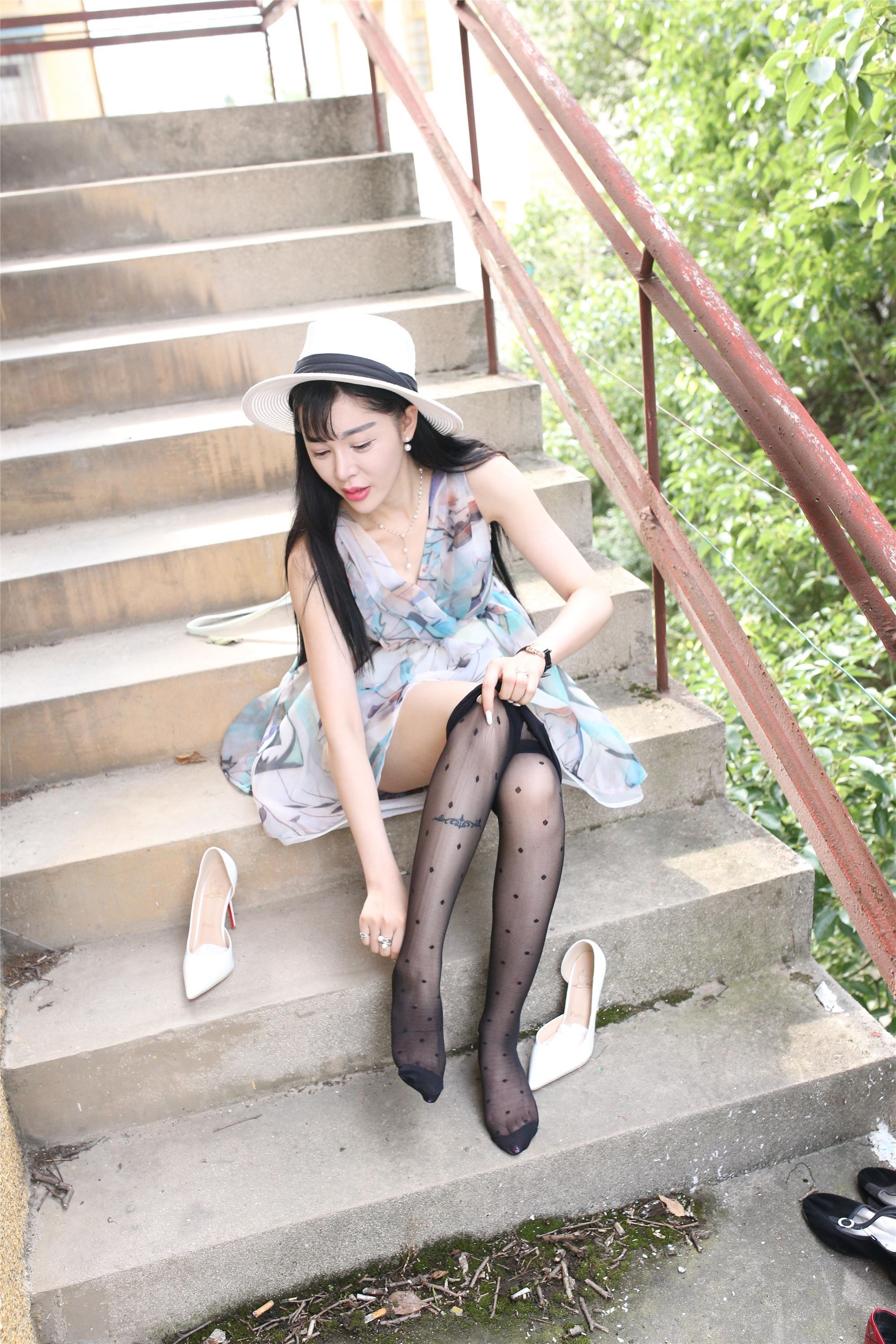 大西瓜套图 S009 红嘴唇少妇337p1