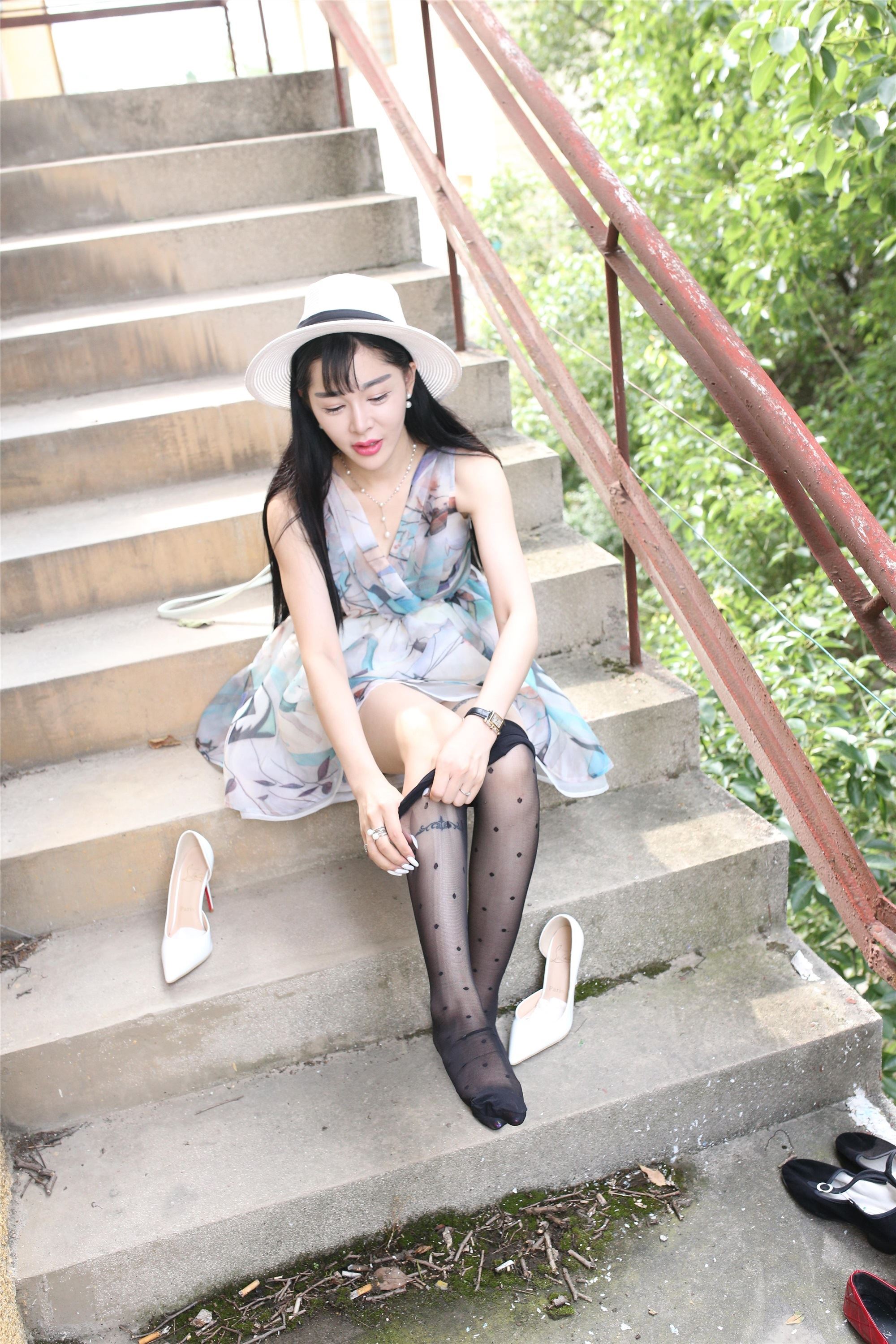 大西瓜套图 S009 红嘴唇少妇337p1