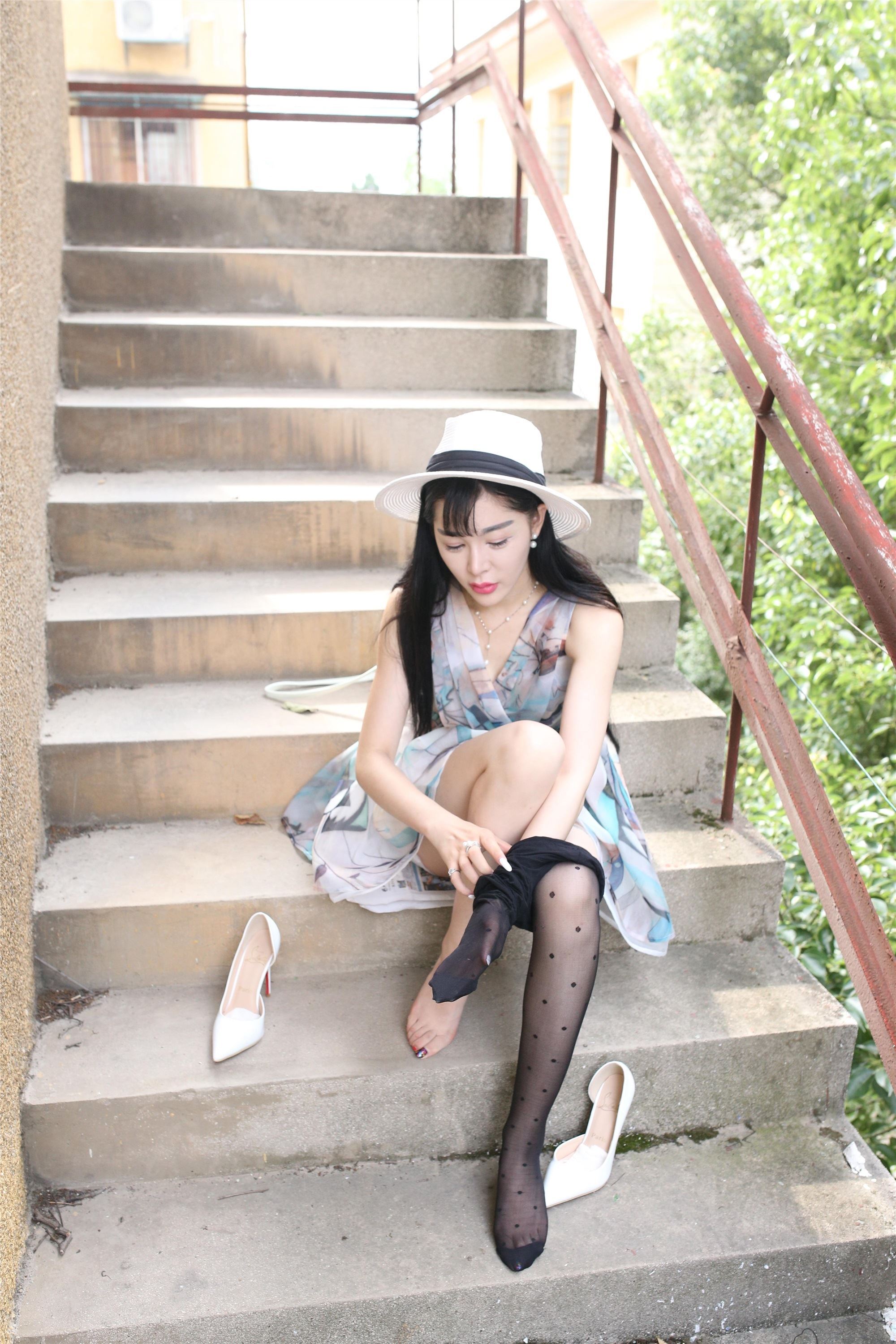 大西瓜套图 S009 红嘴唇少妇337p1