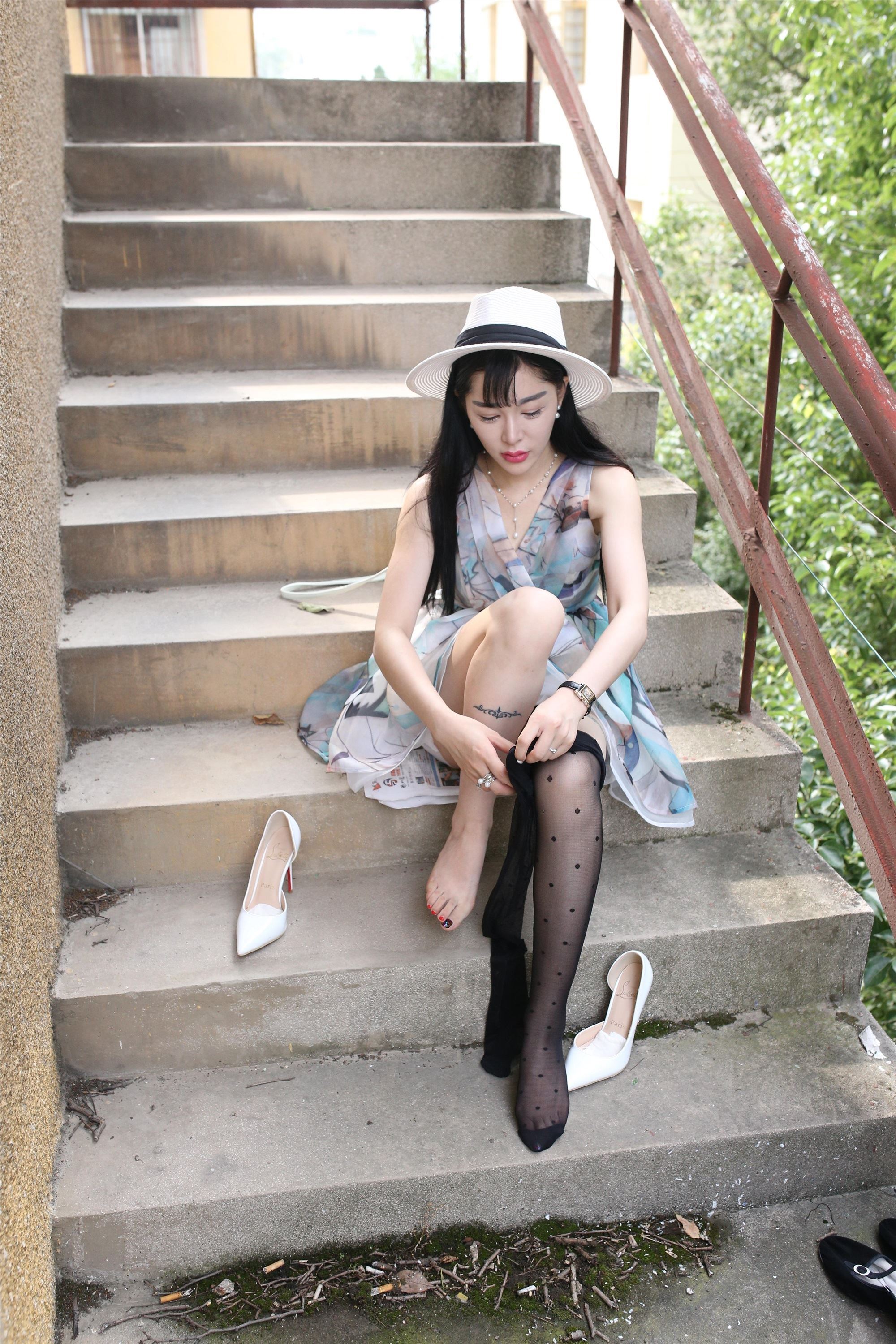 大西瓜套图 S009 红嘴唇少妇337p1