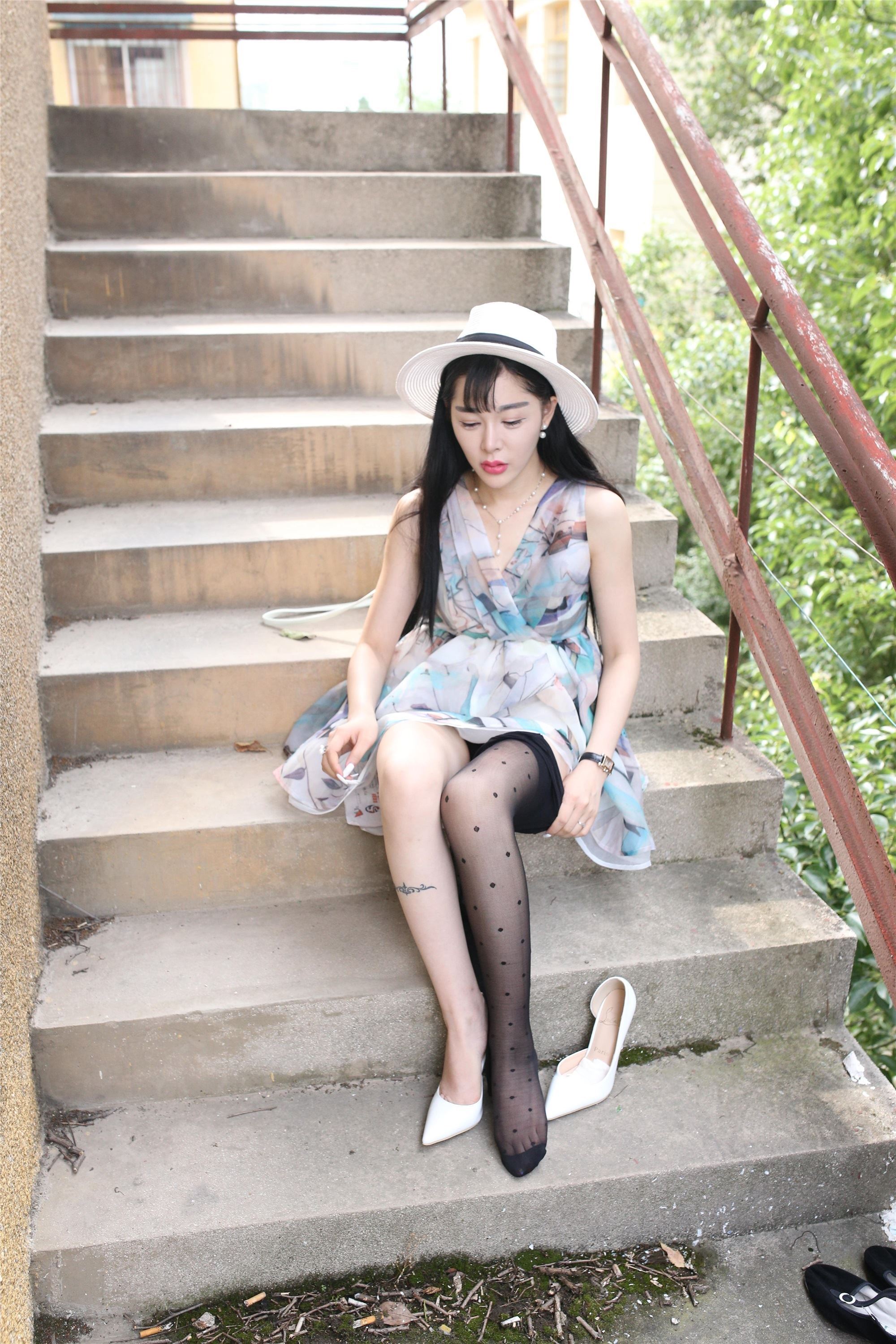 大西瓜套图 S009 红嘴唇少妇337p1