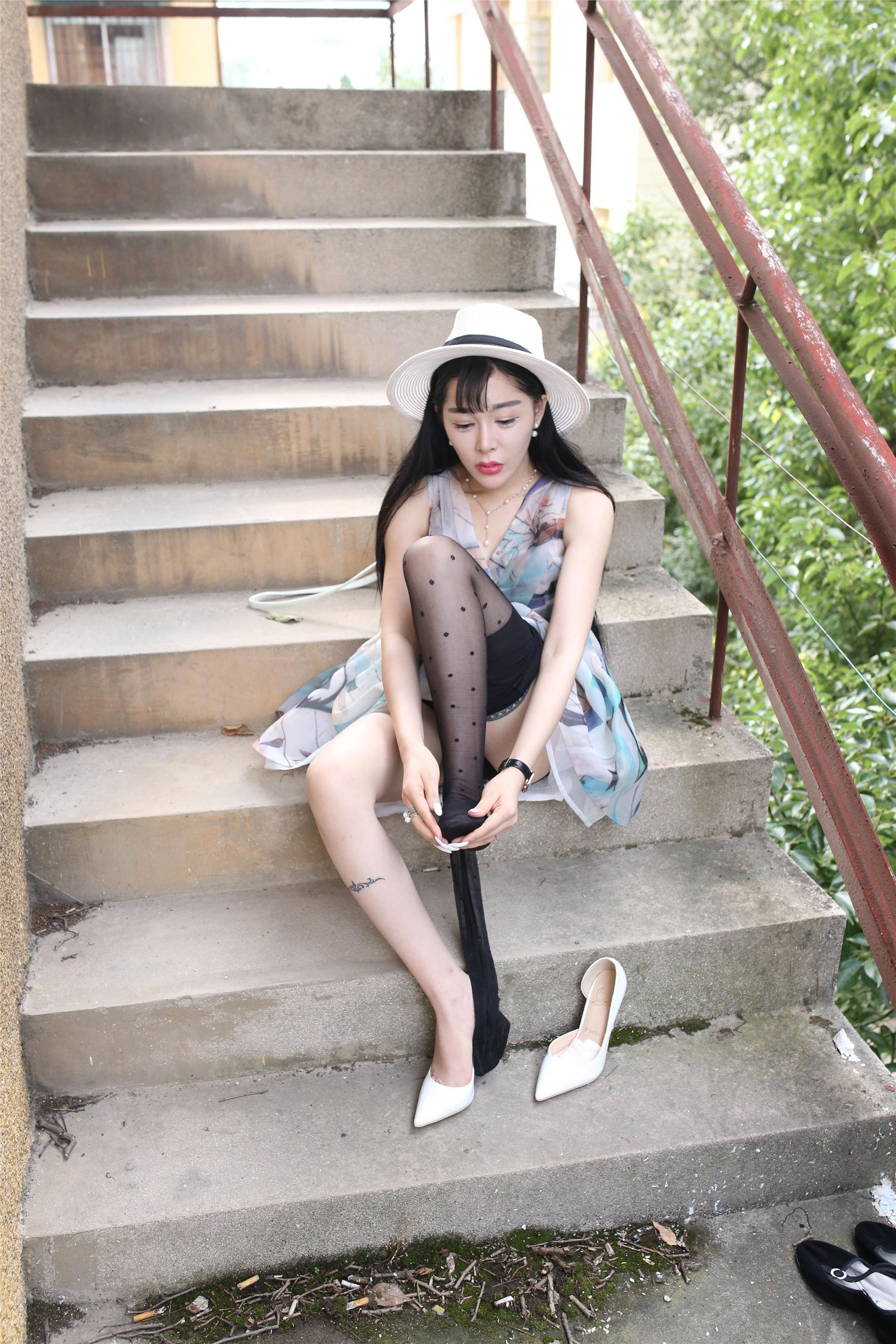 大西瓜套图 S009 红嘴唇少妇337p1