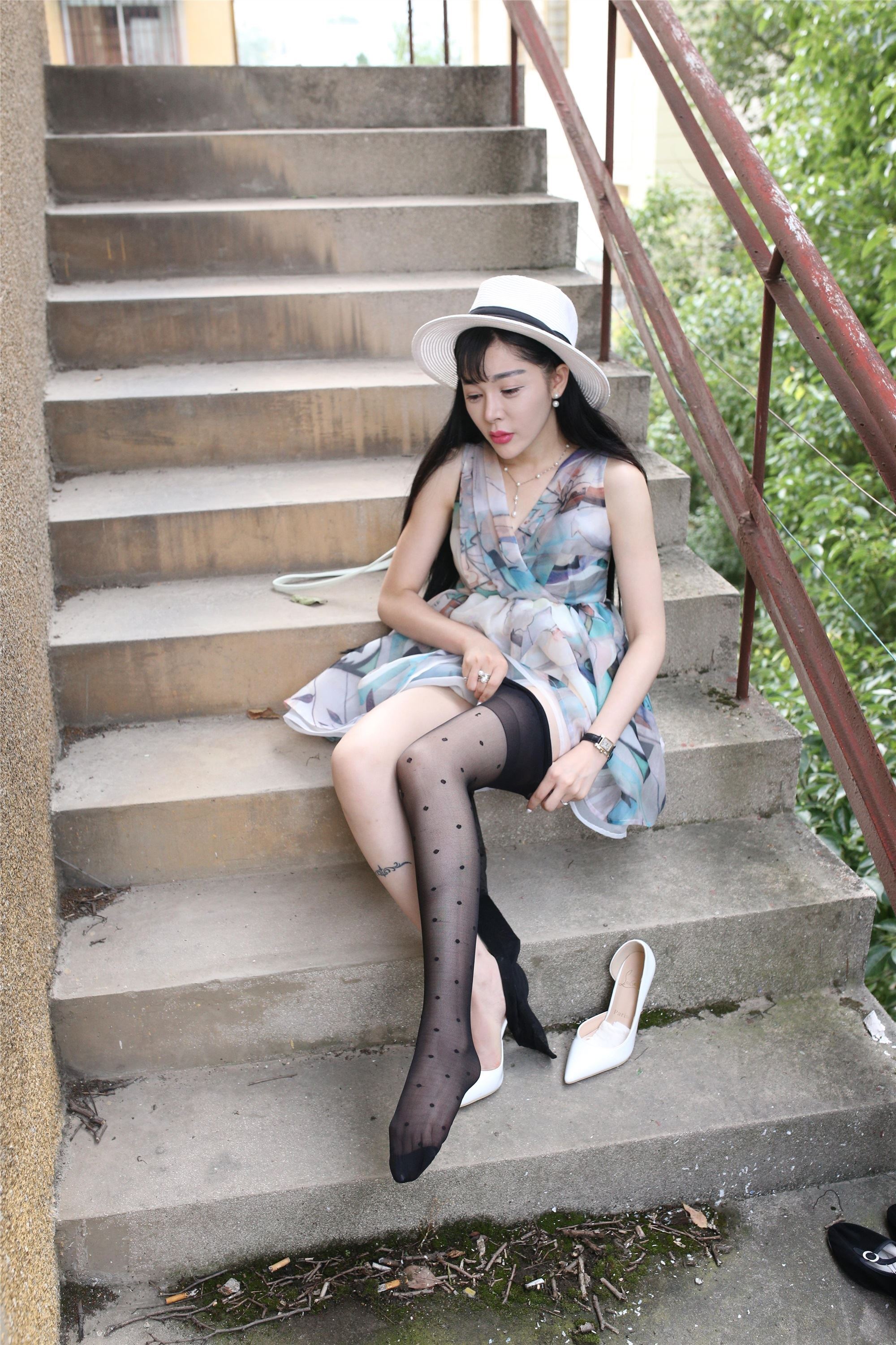 大西瓜套图 S009 红嘴唇少妇337p1