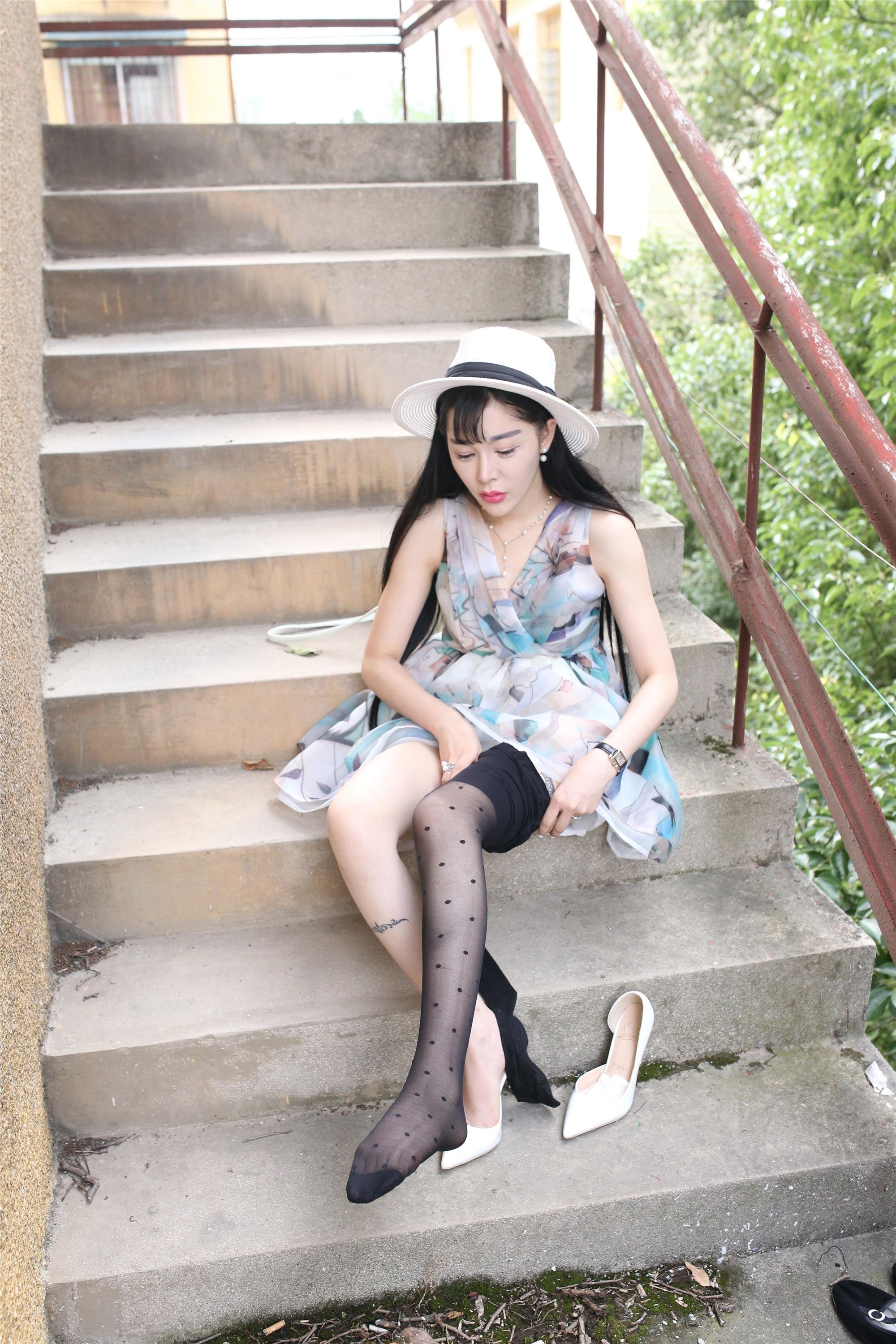 大西瓜套图 S009 红嘴唇少妇337p1