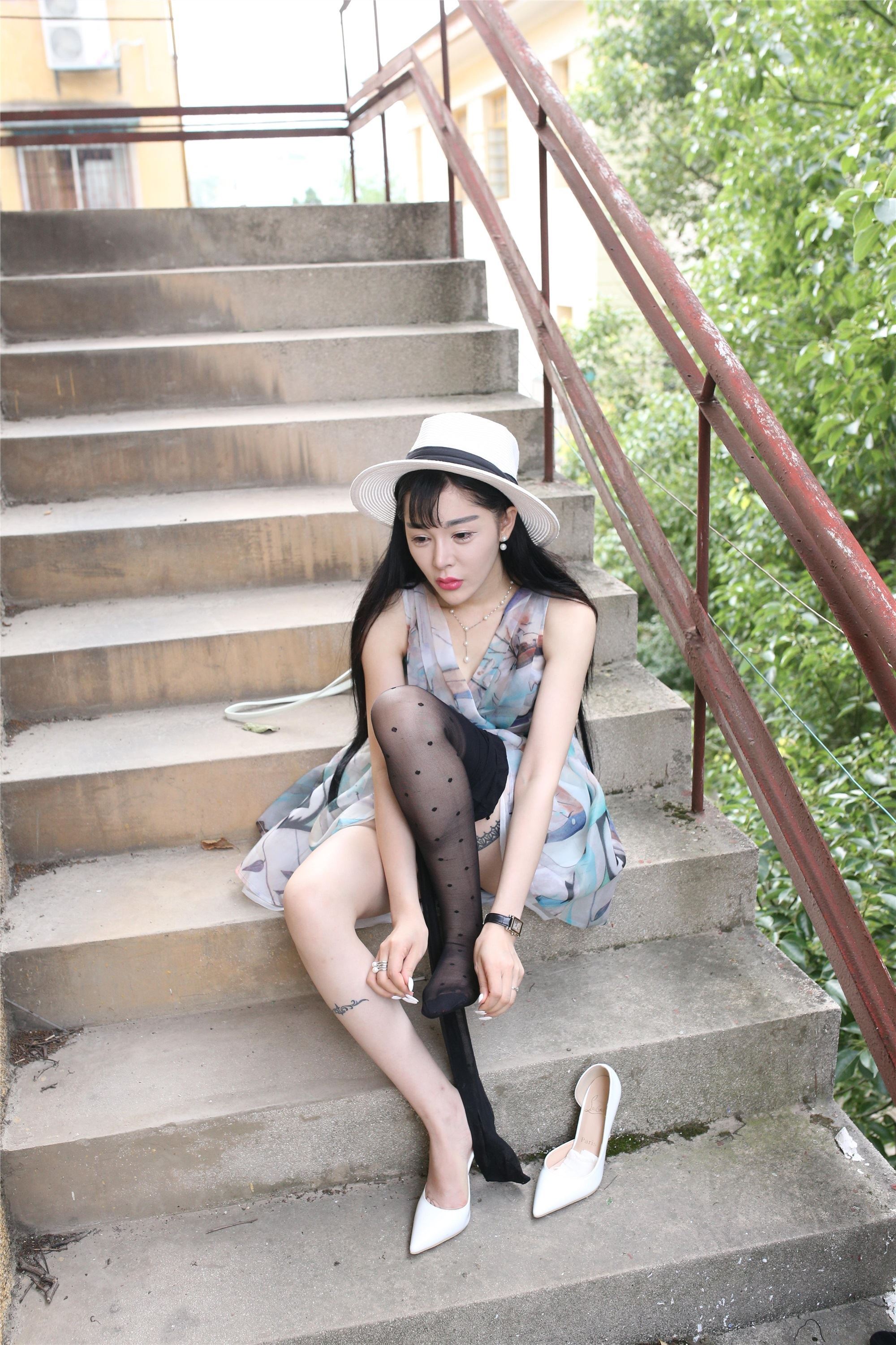 大西瓜套图 S009 红嘴唇少妇337p1