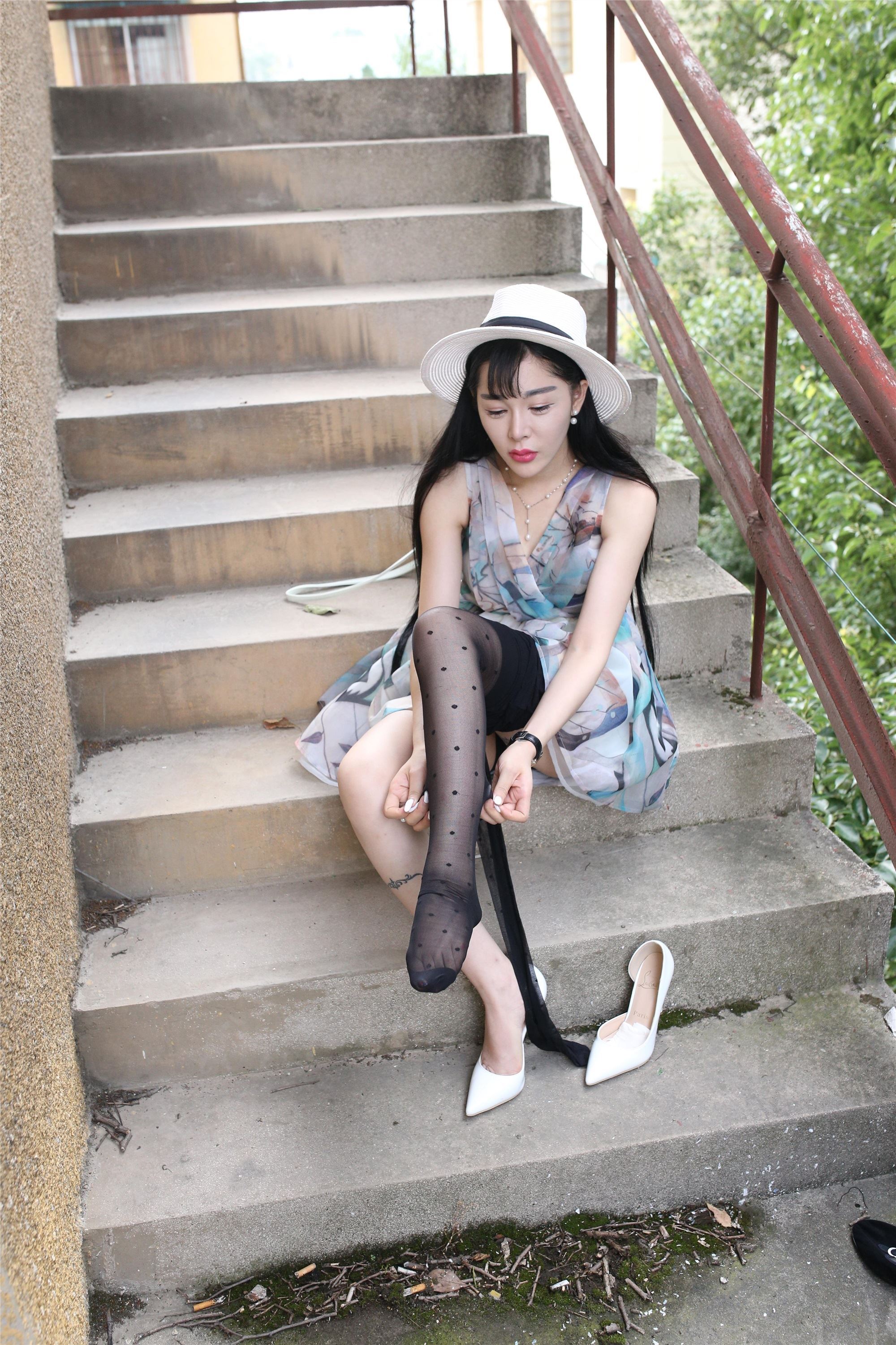 大西瓜套图 S009 红嘴唇少妇337p1