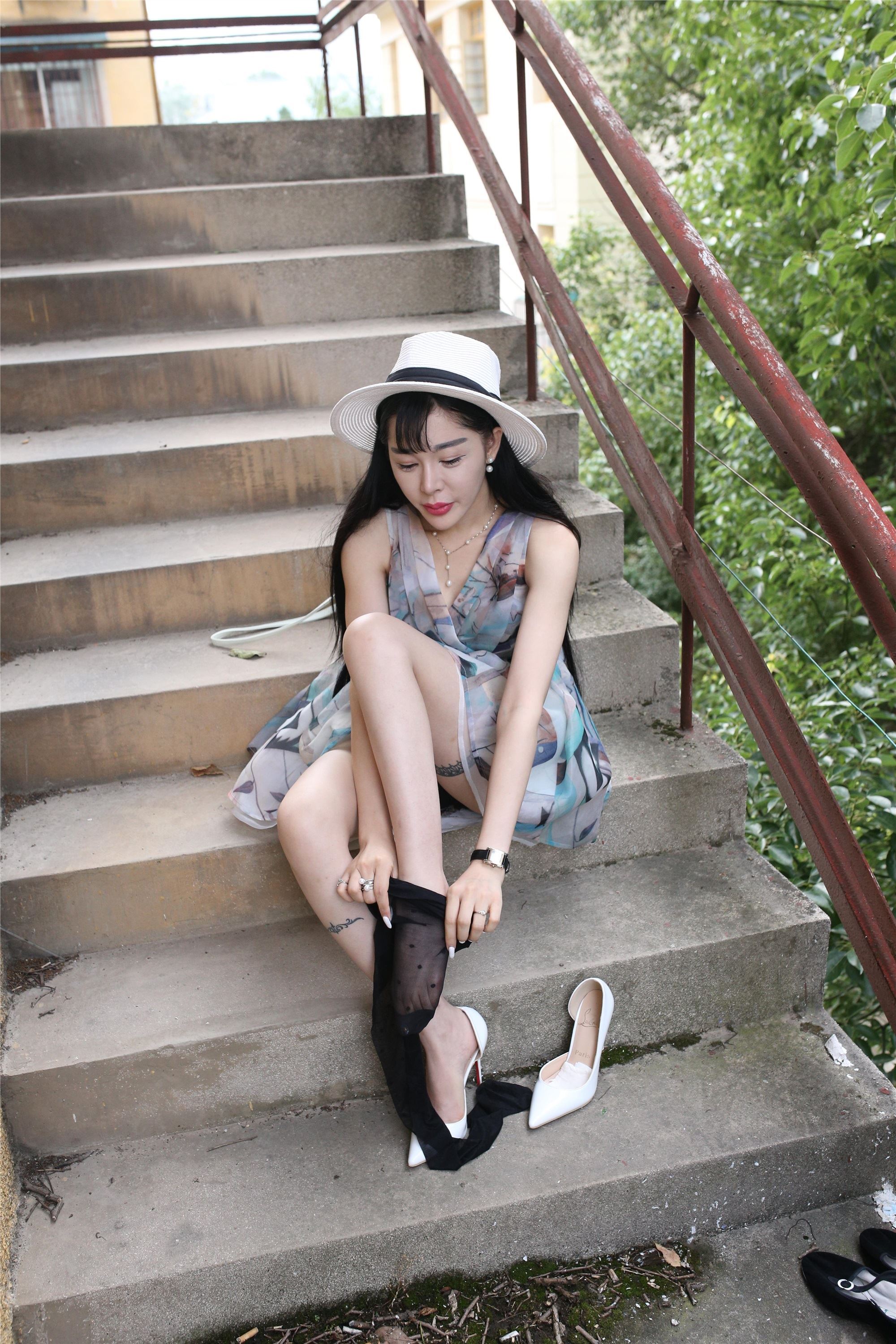 大西瓜套图 S009 红嘴唇少妇337p1