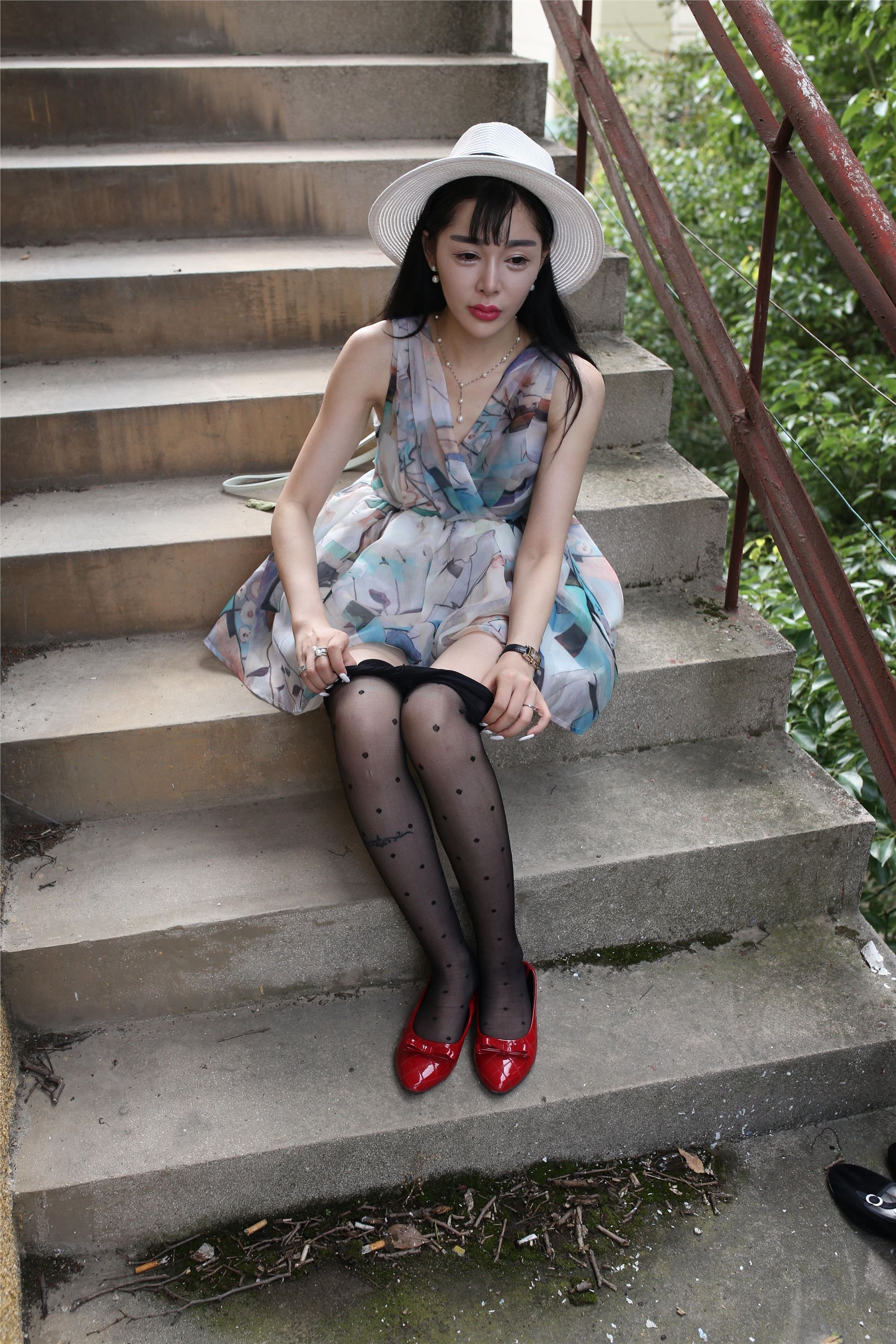 大西瓜套图 S009 红嘴唇少妇337p1