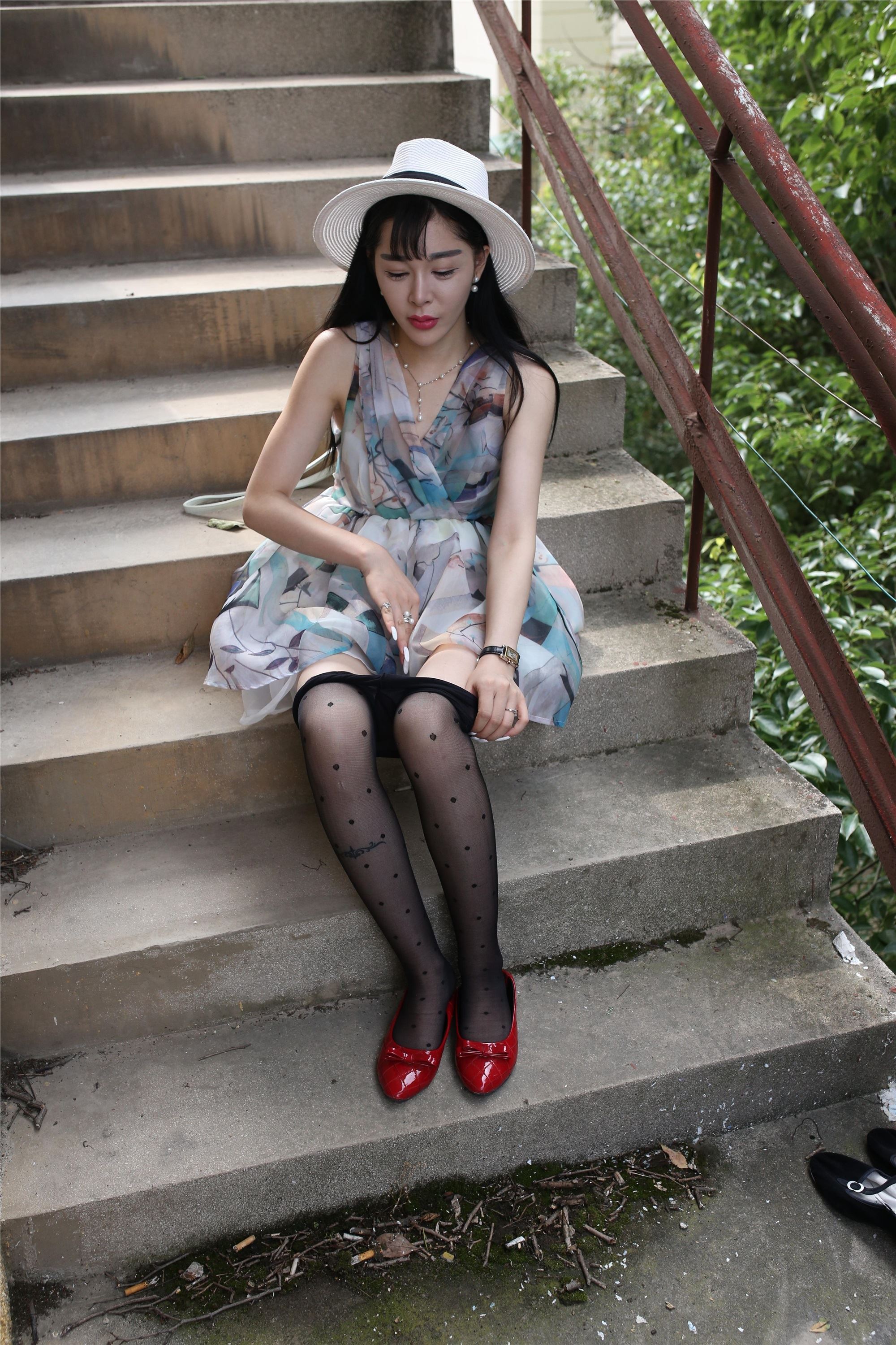 大西瓜套图 S009 红嘴唇少妇337p1