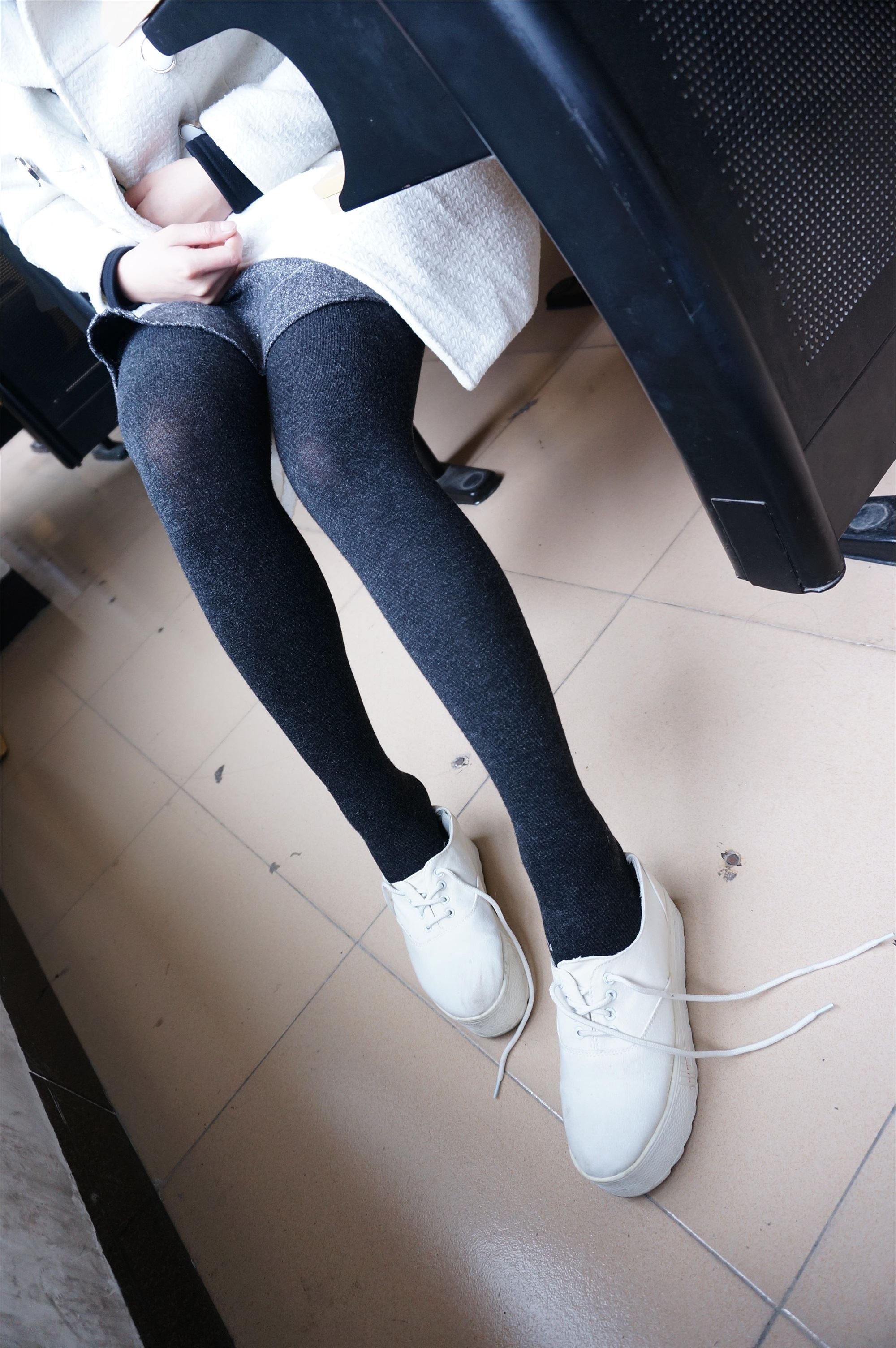 大西瓜套图 S012 黑丝白鞋少女116p