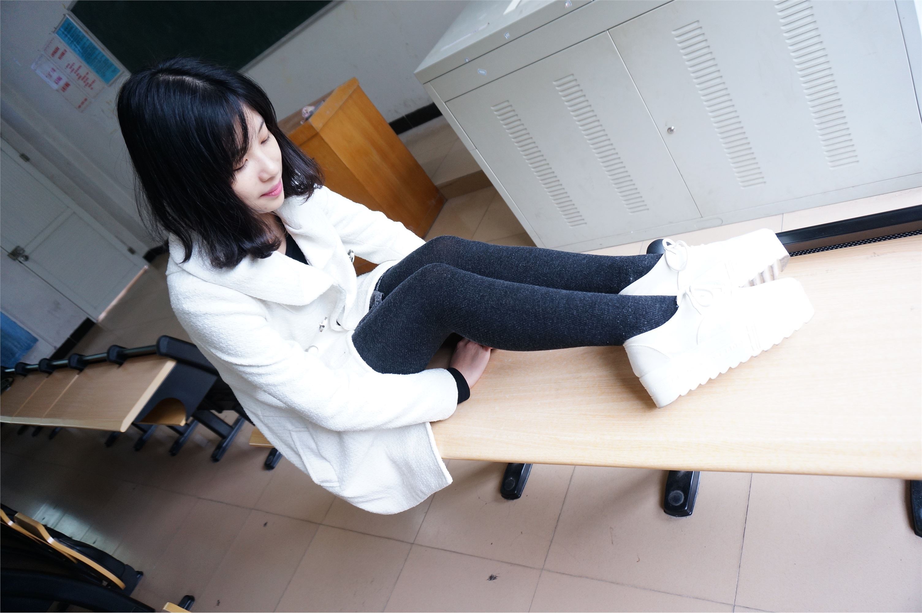 大西瓜套图 S012 黑丝白鞋少女116p