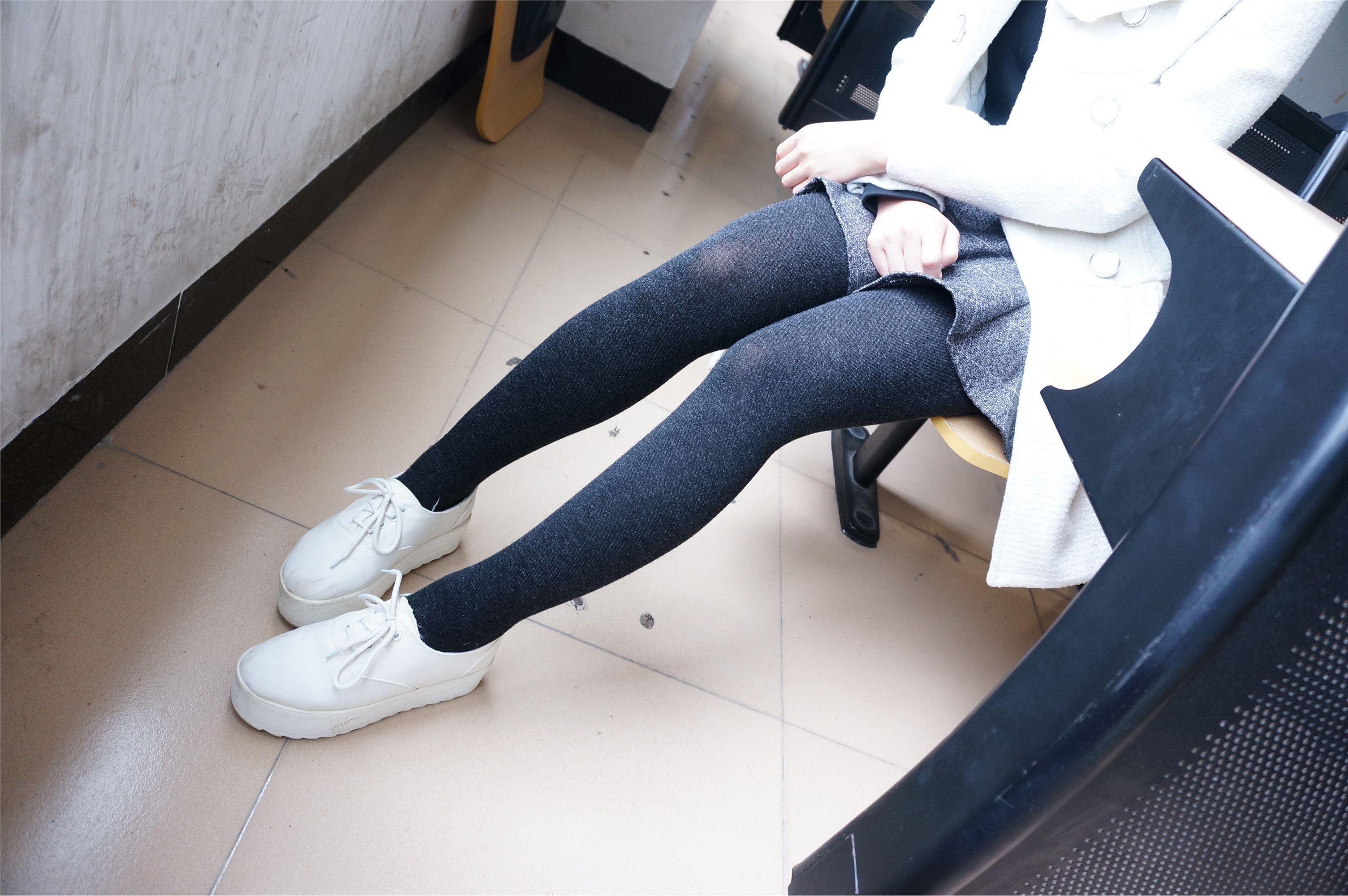 大西瓜套图 S012 黑丝白鞋少女116p