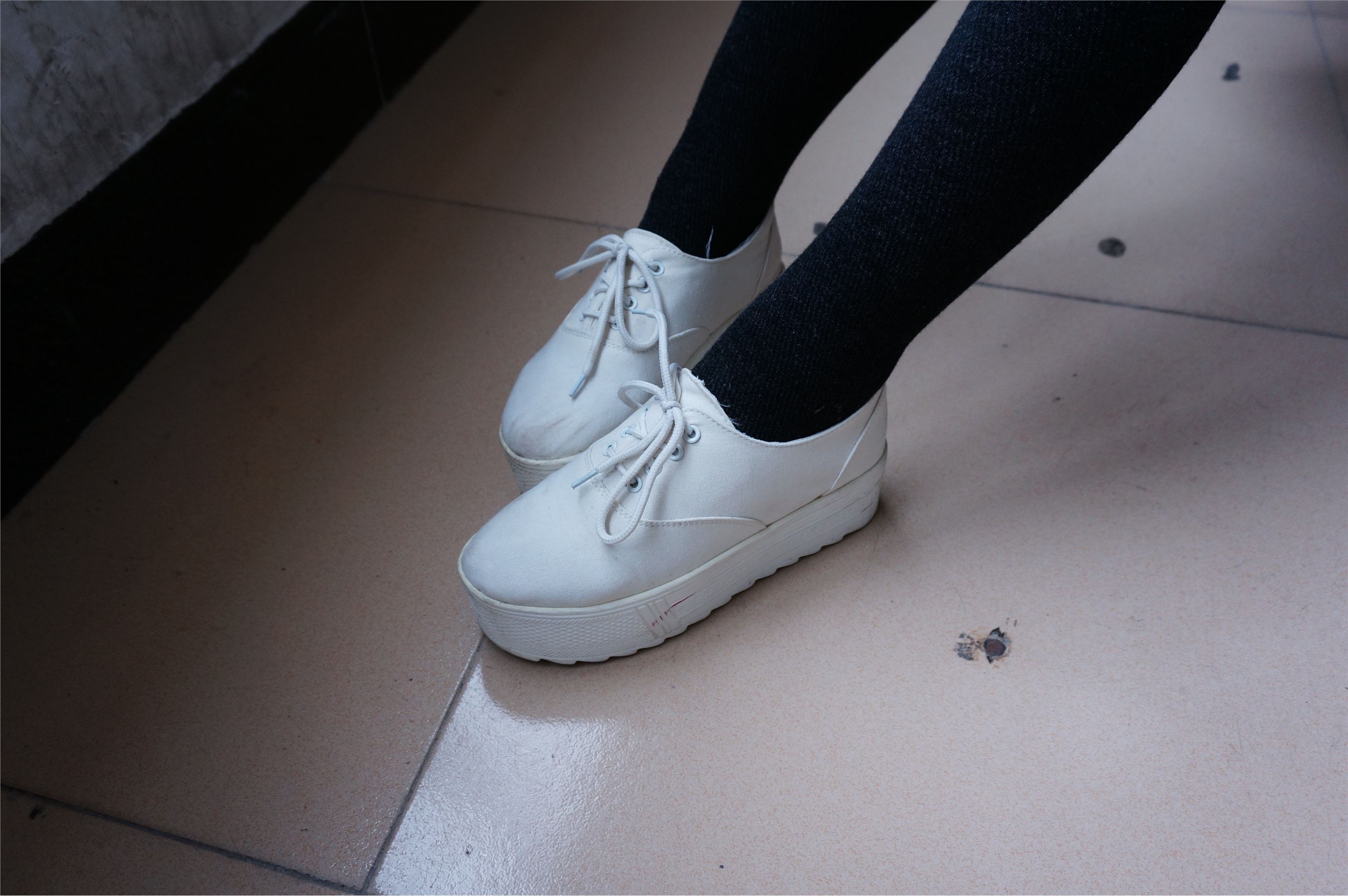 大西瓜套图 S012 黑丝白鞋少女116p