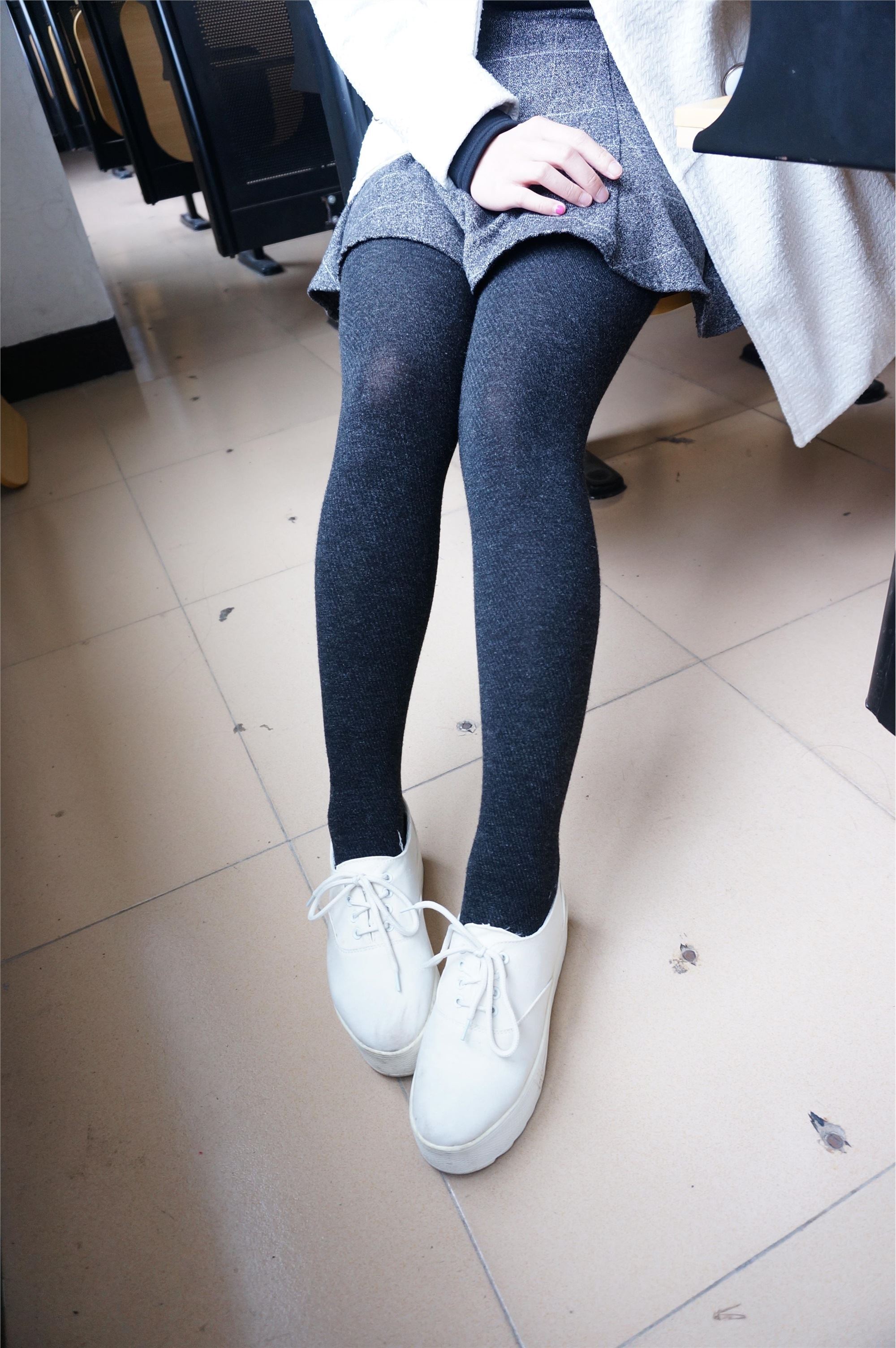 大西瓜套图 S012 黑丝白鞋少女116p