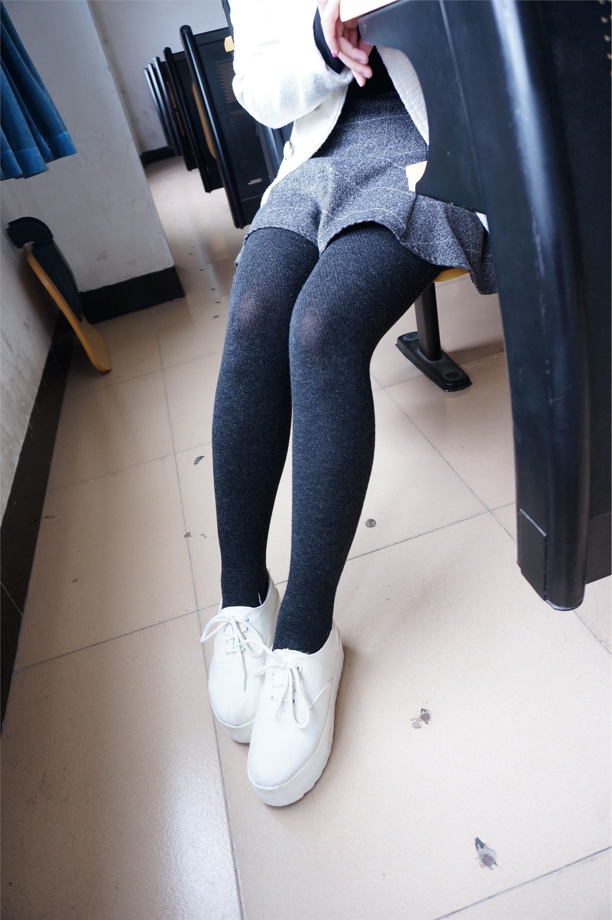 大西瓜套图 S012 黑丝白鞋少女116p