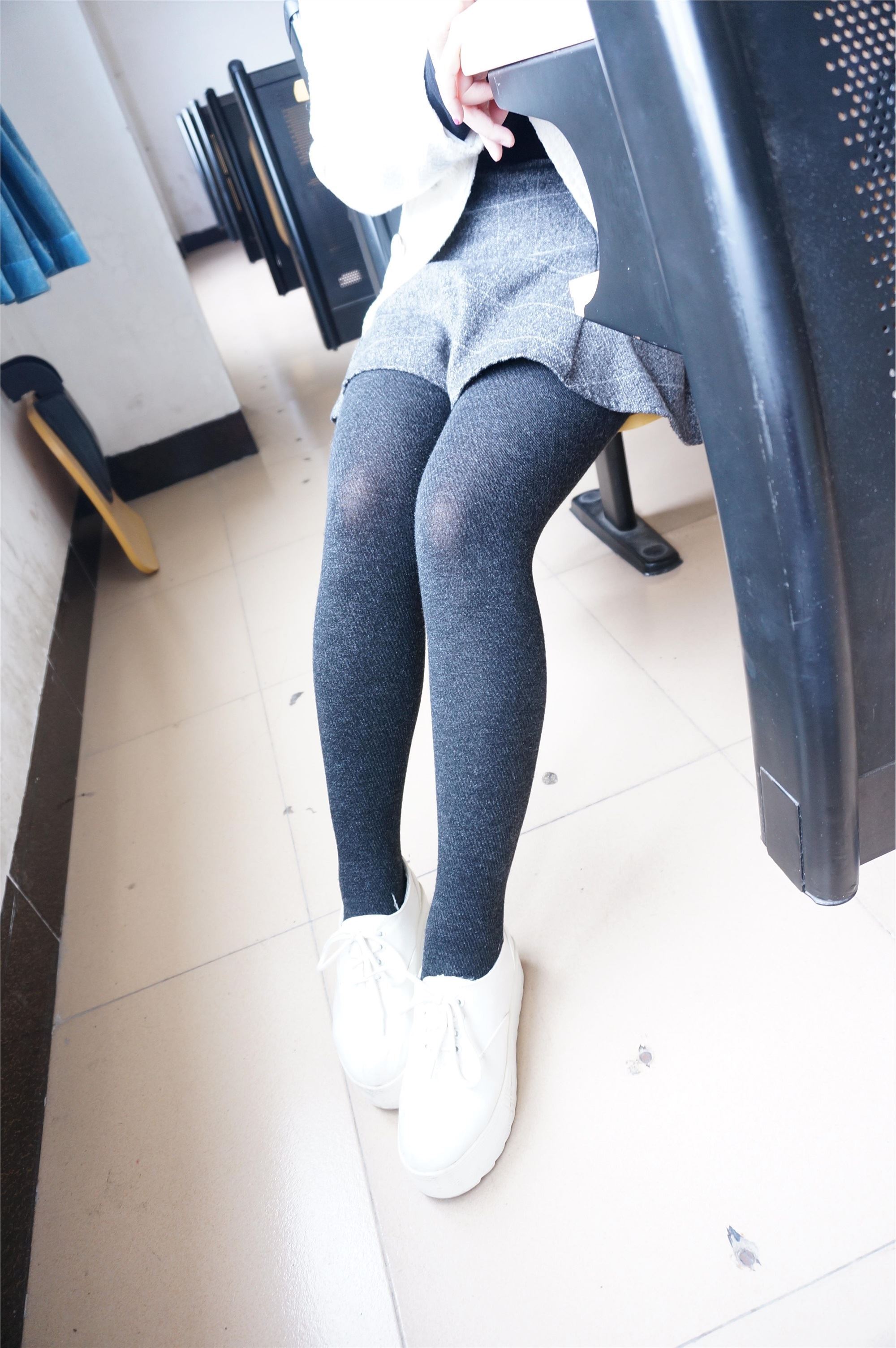 大西瓜套图 S012 黑丝白鞋少女116p