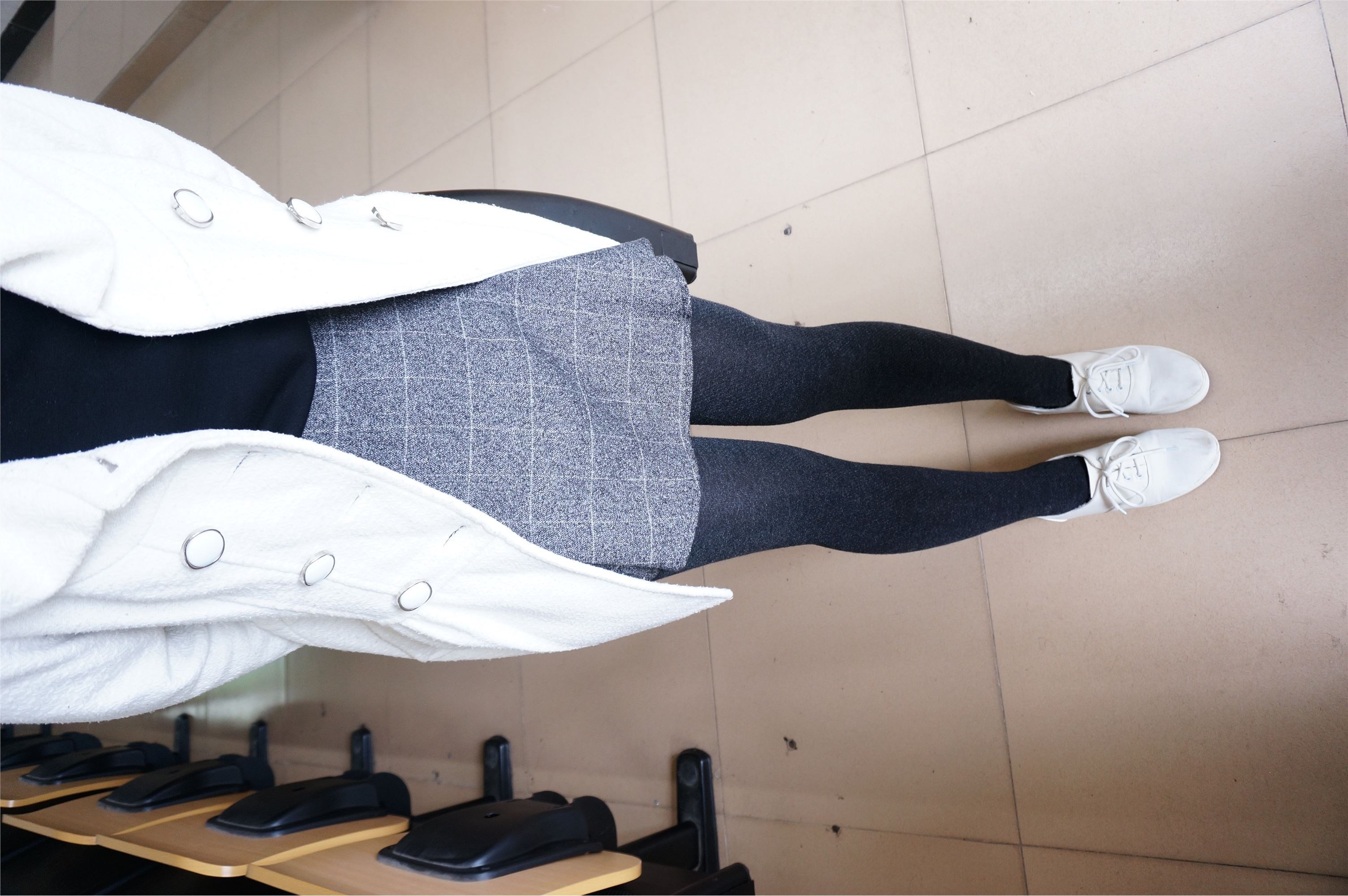 大西瓜套图 S012 黑丝白鞋少女116p