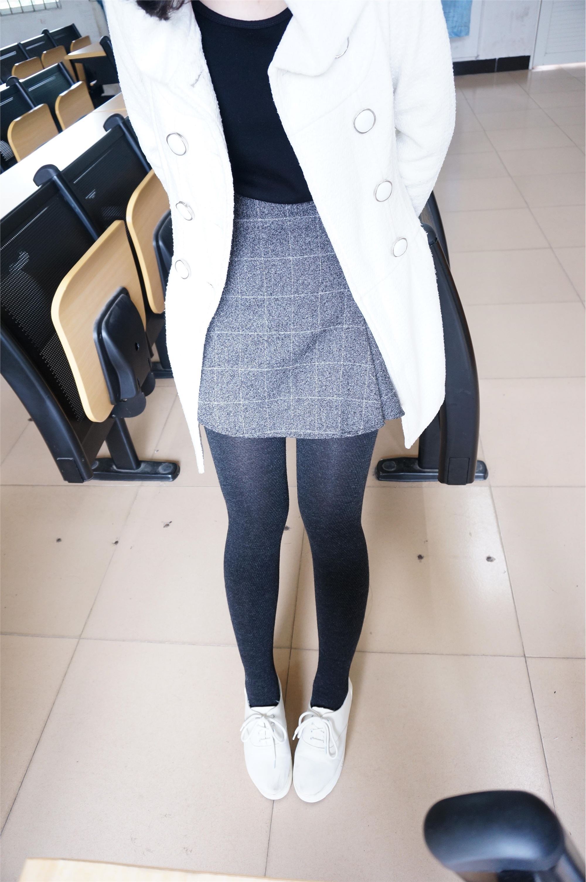 大西瓜套图 S012 黑丝白鞋少女116p