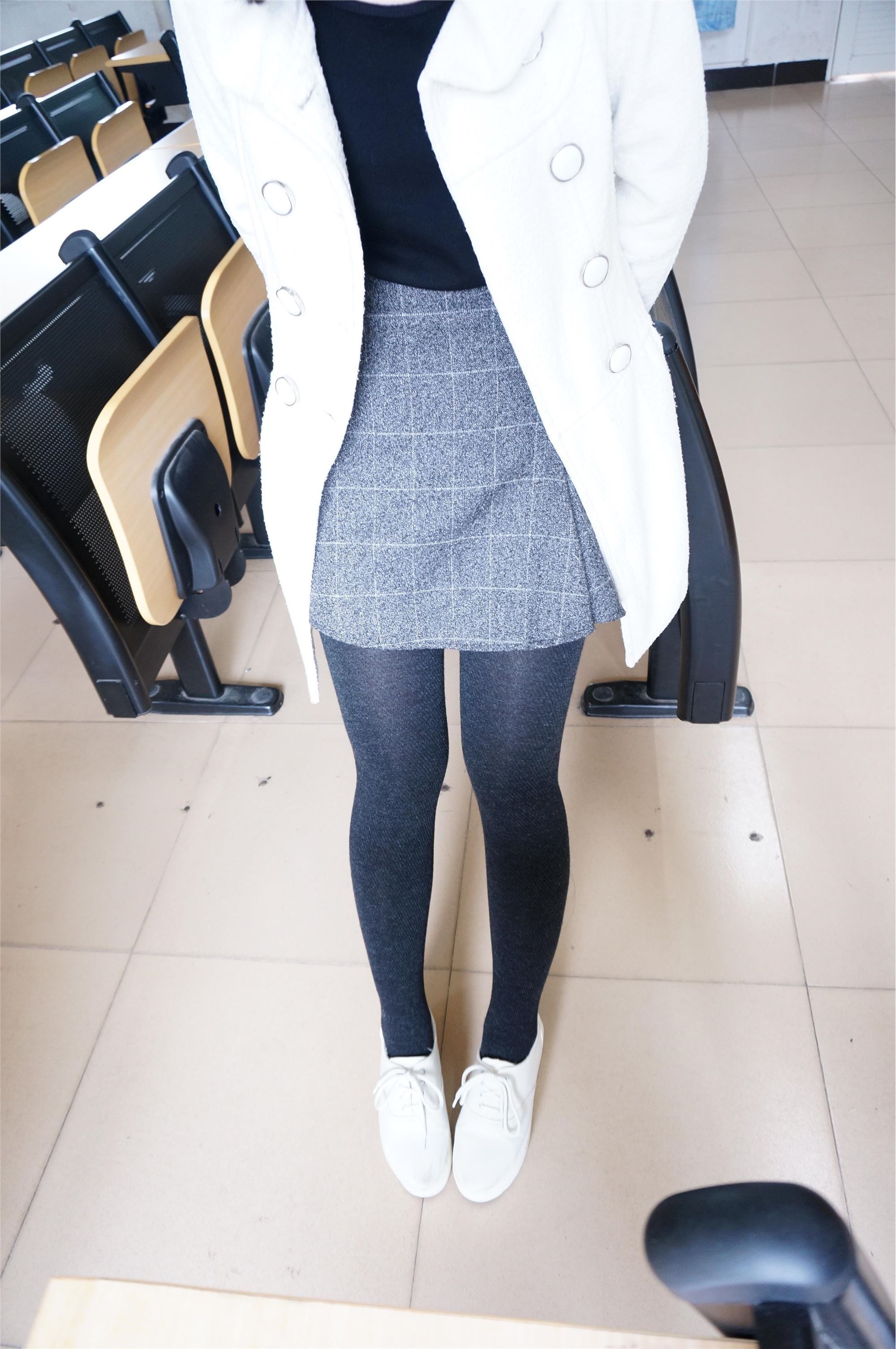 大西瓜套图 S012 黑丝白鞋少女116p