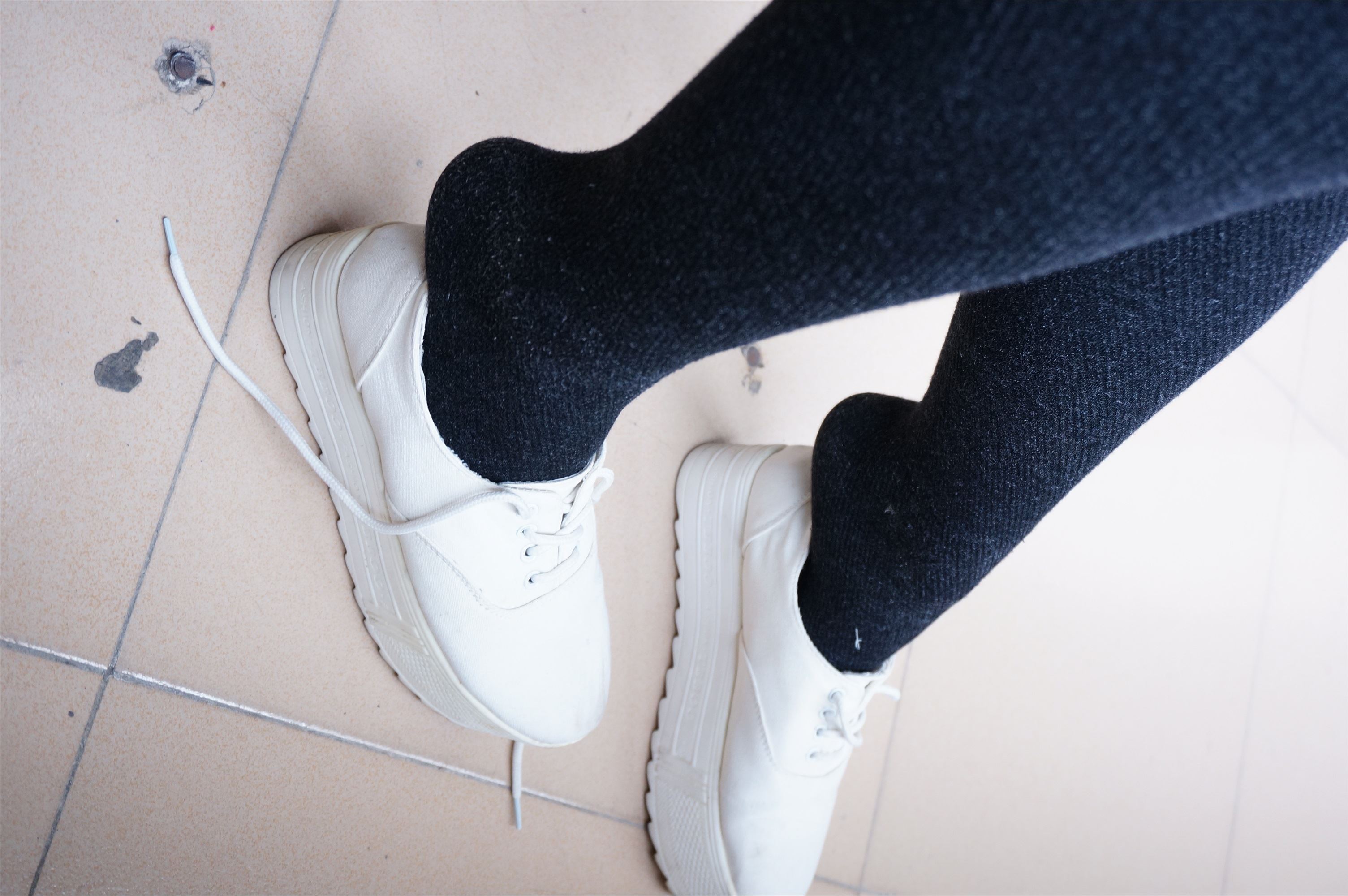 大西瓜套图 S012 黑丝白鞋少女116p