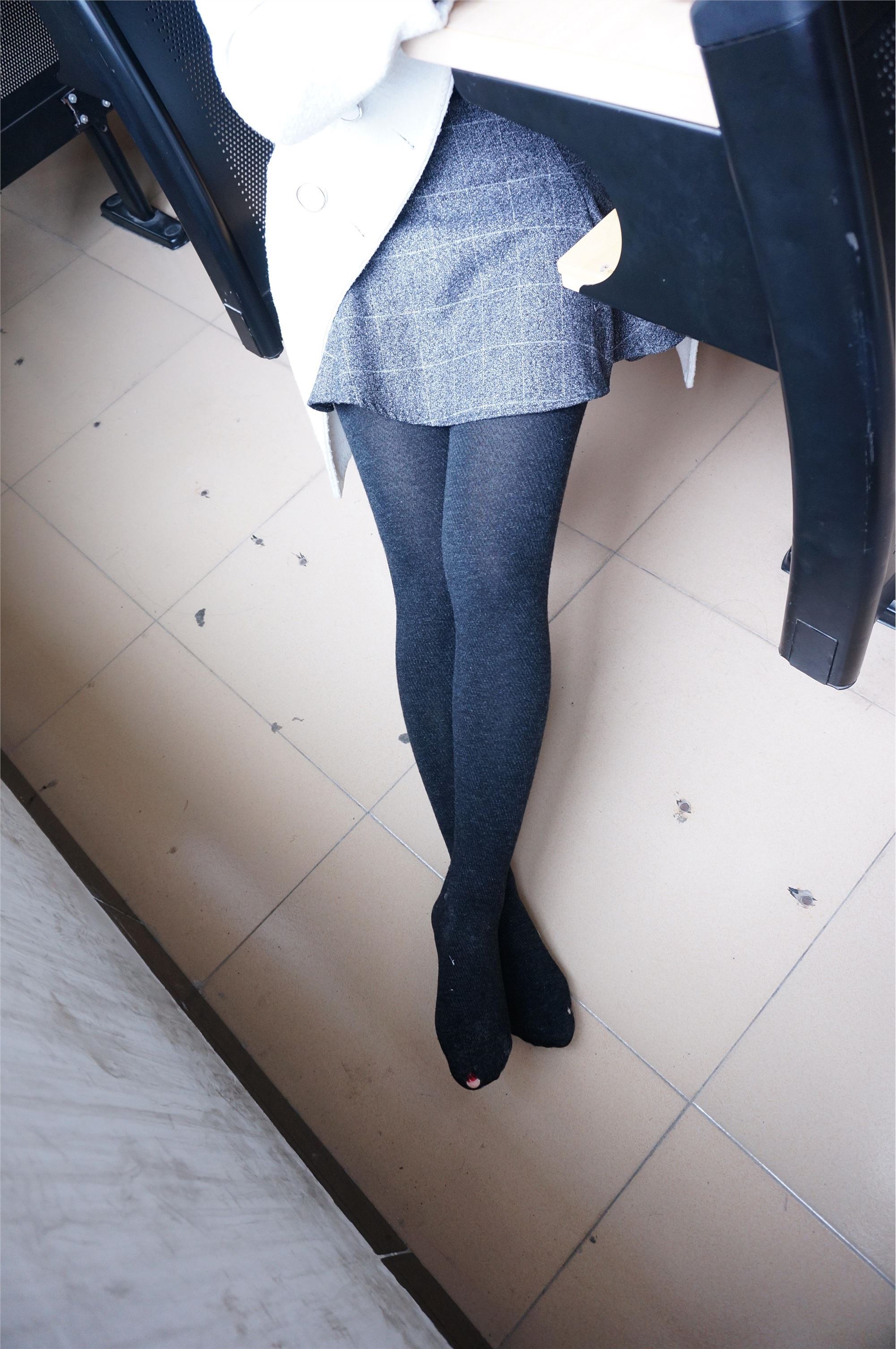 大西瓜套图 S012 黑丝白鞋少女116p