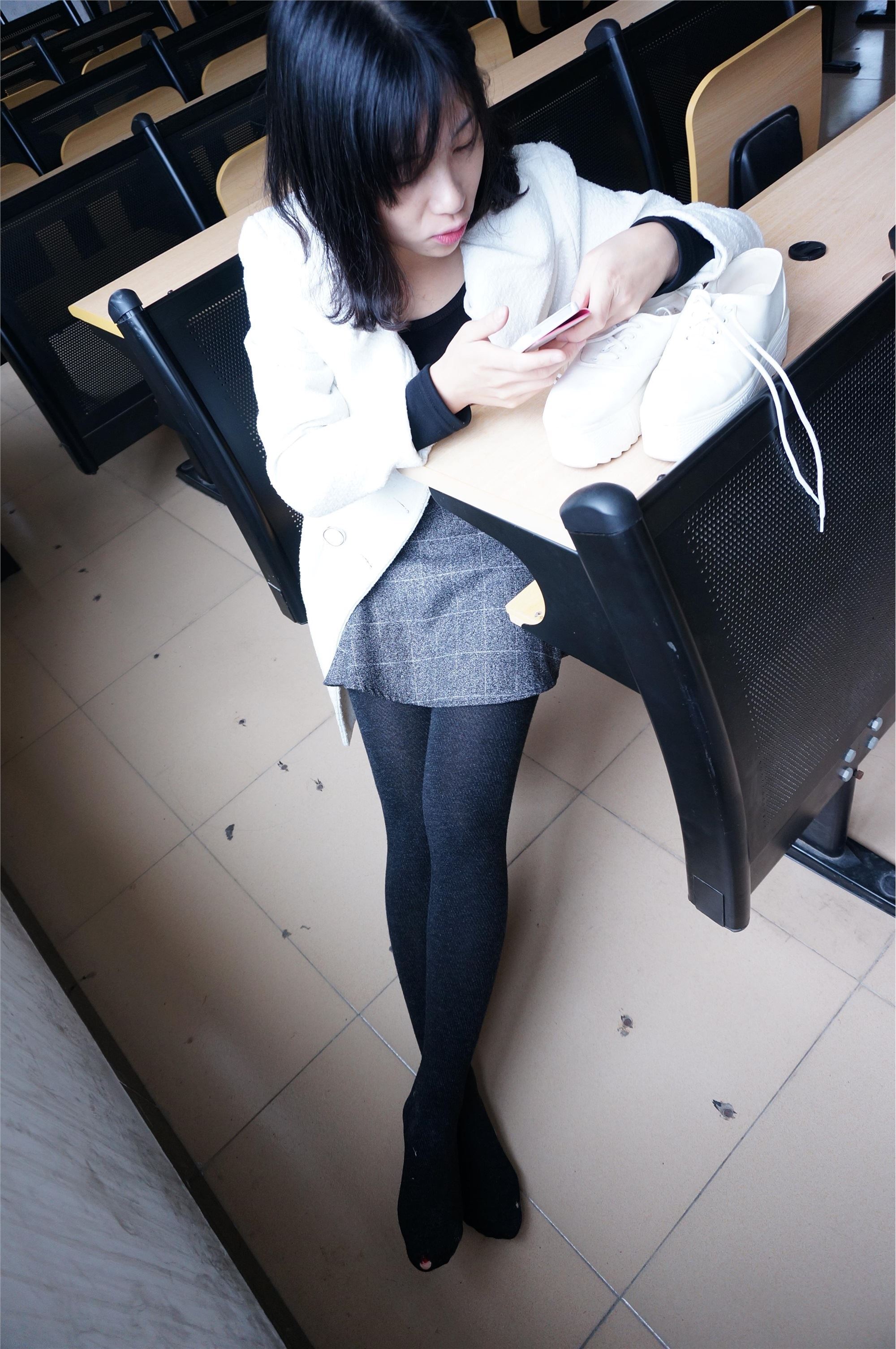 大西瓜套图 S012 黑丝白鞋少女116p