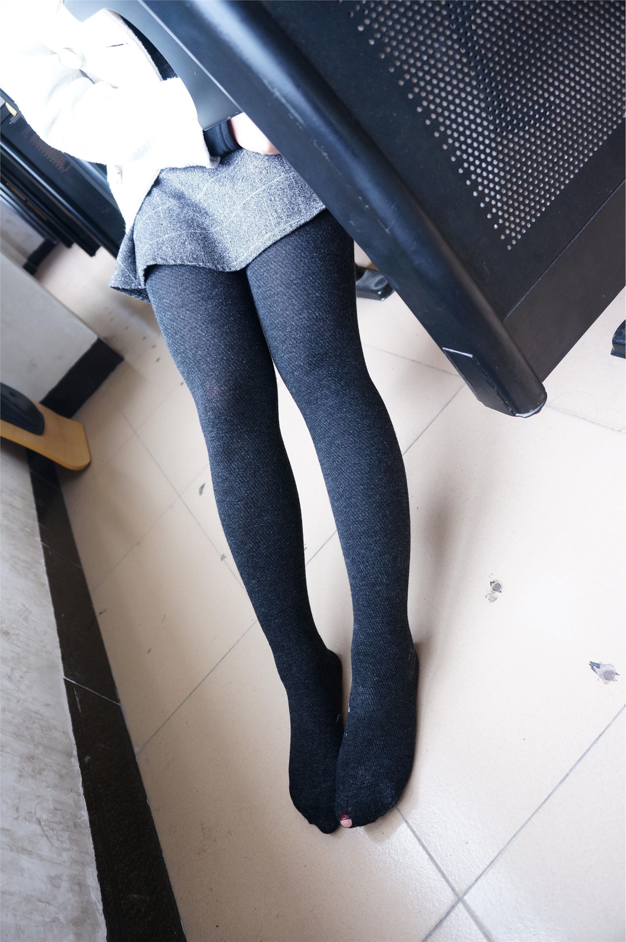 大西瓜套图 S012 黑丝白鞋少女116p