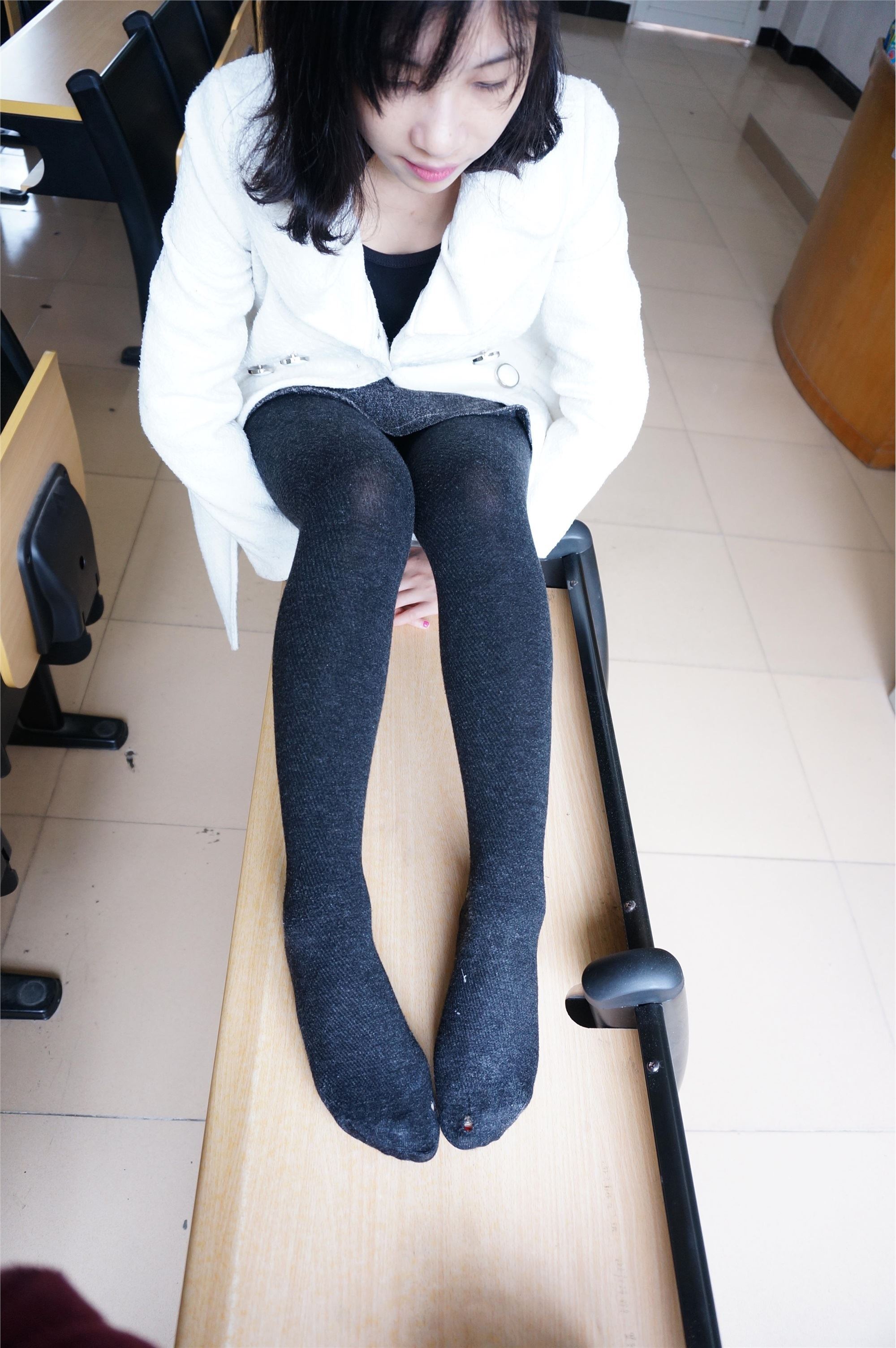 大西瓜套图 S012 黑丝白鞋少女116p