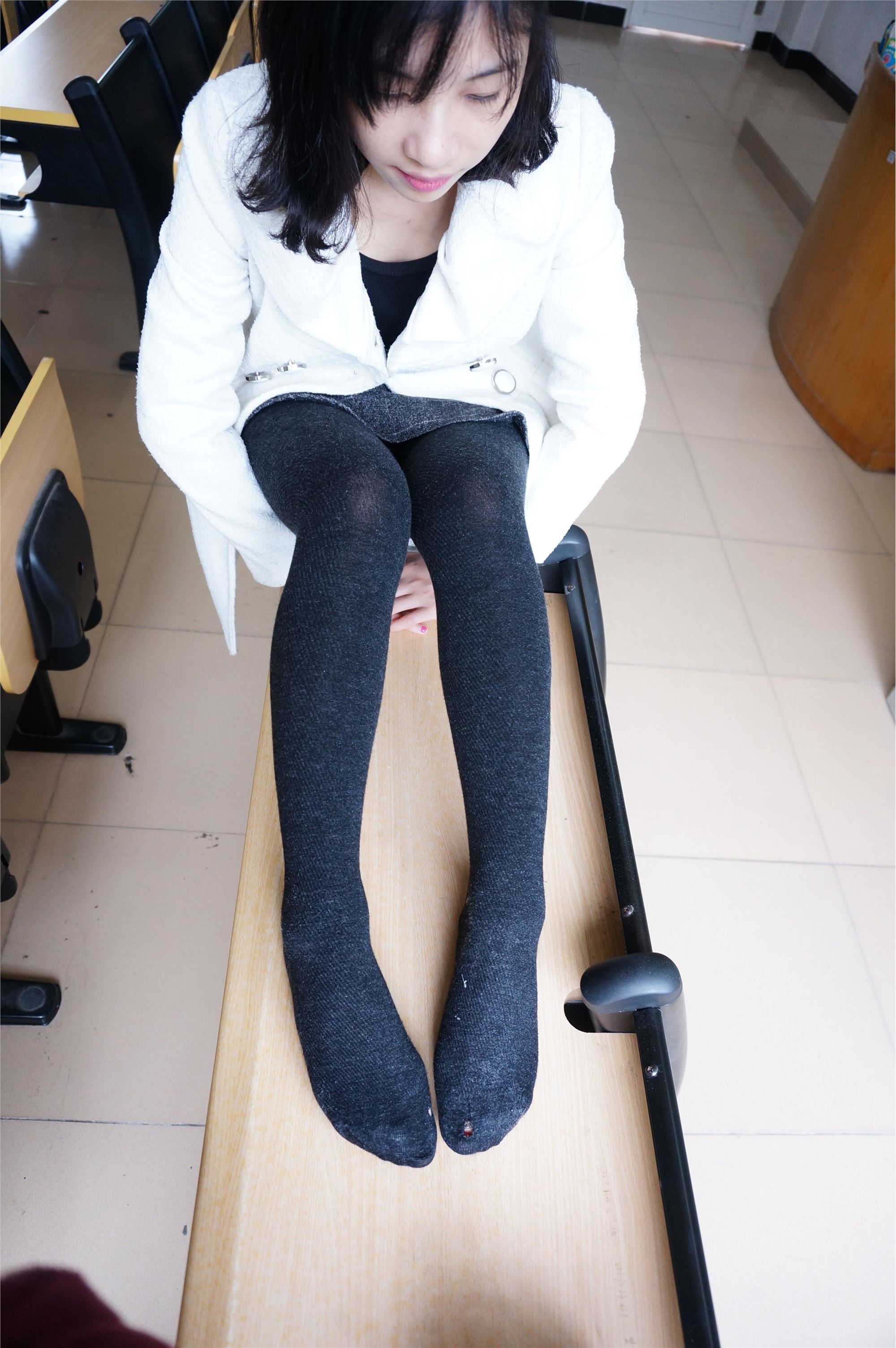大西瓜套图 S012 黑丝白鞋少女116p