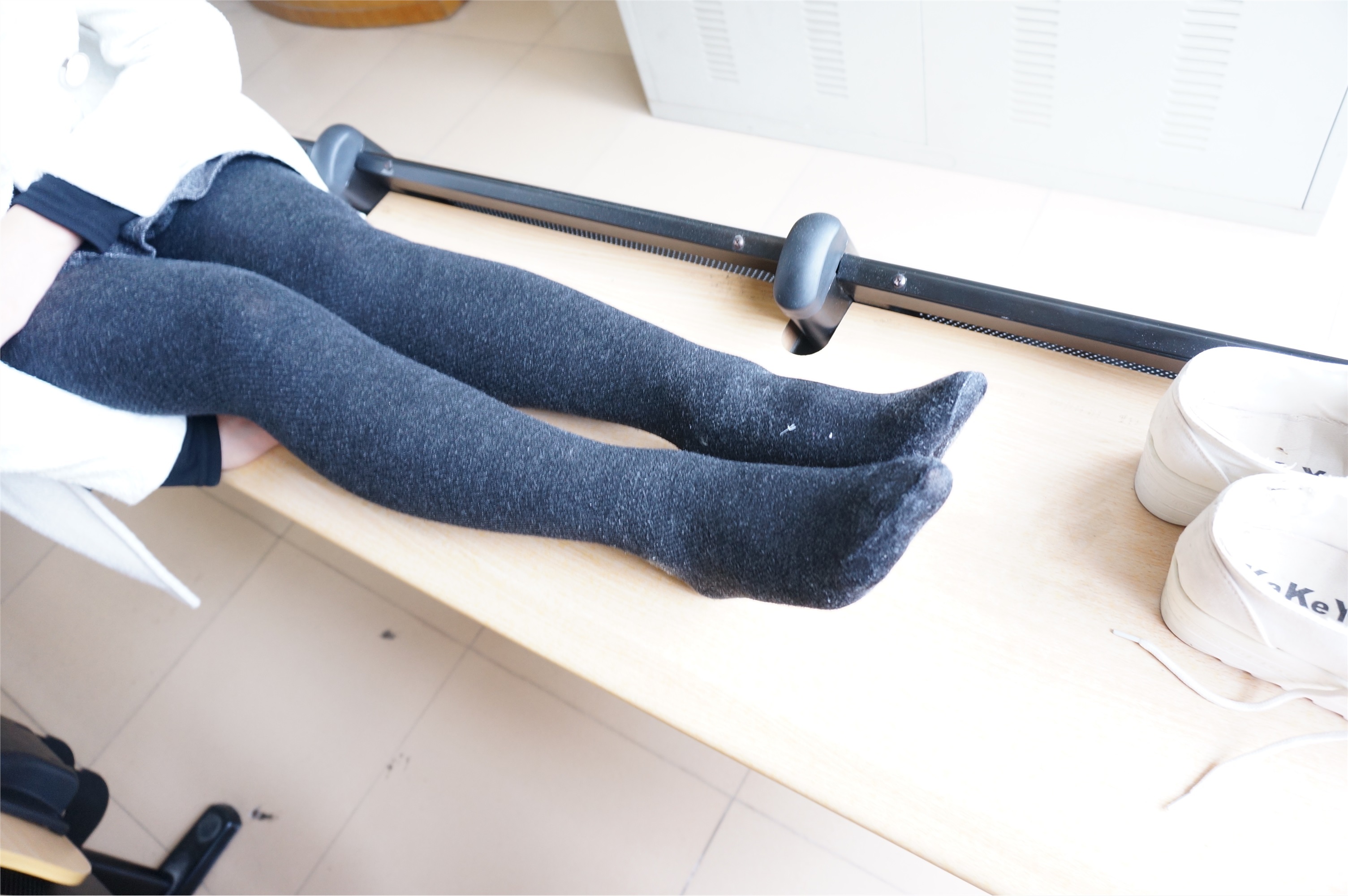 大西瓜套图 S012 黑丝白鞋少女116p