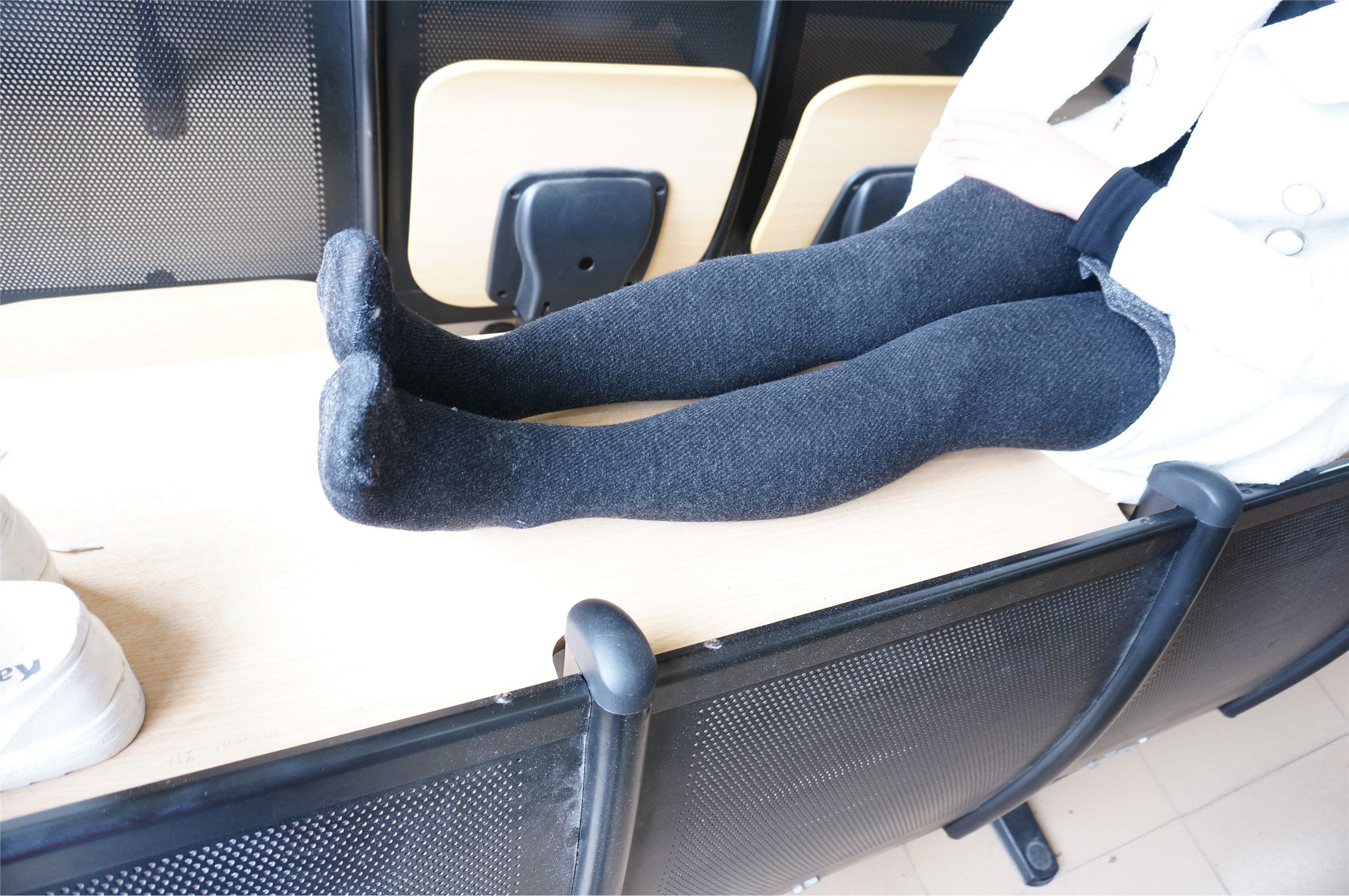 大西瓜套图 S012 黑丝白鞋少女116p