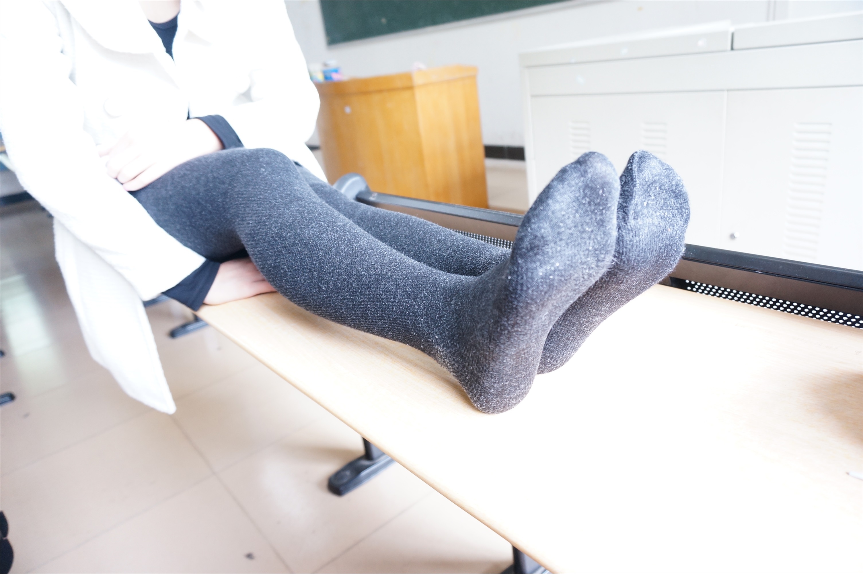 大西瓜套图 S012 黑丝白鞋少女116p