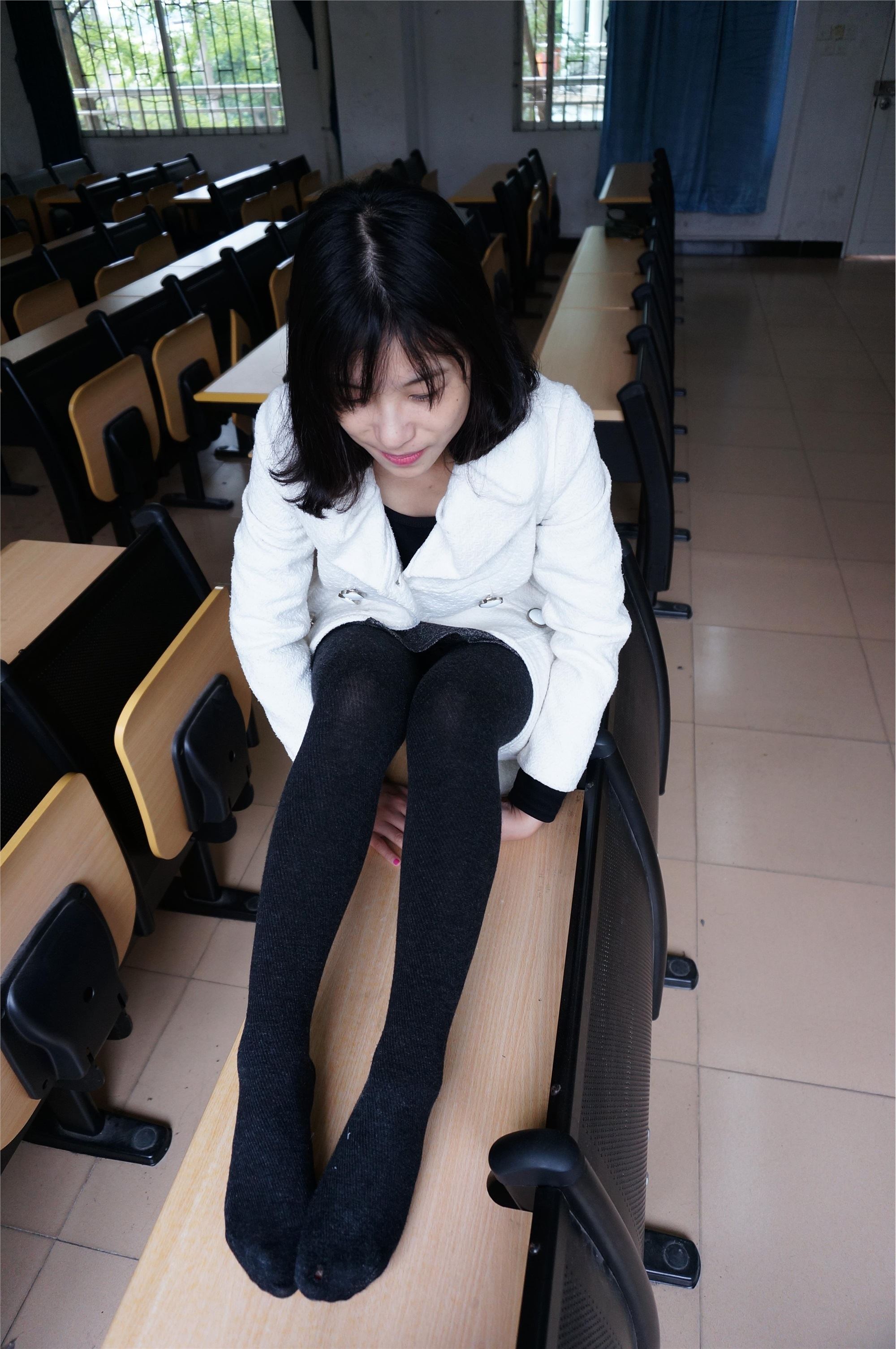 大西瓜套图 S012 黑丝白鞋少女116p