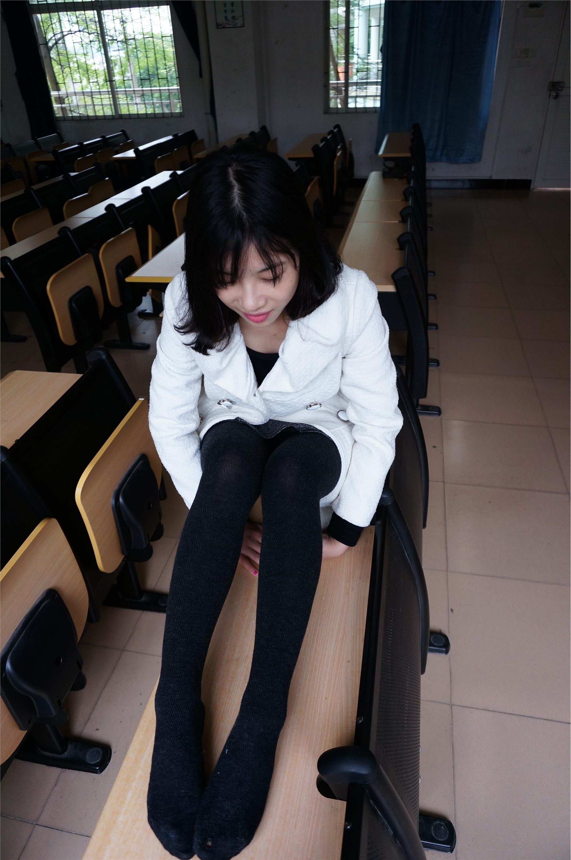 大西瓜套图 S012 黑丝白鞋少女116p