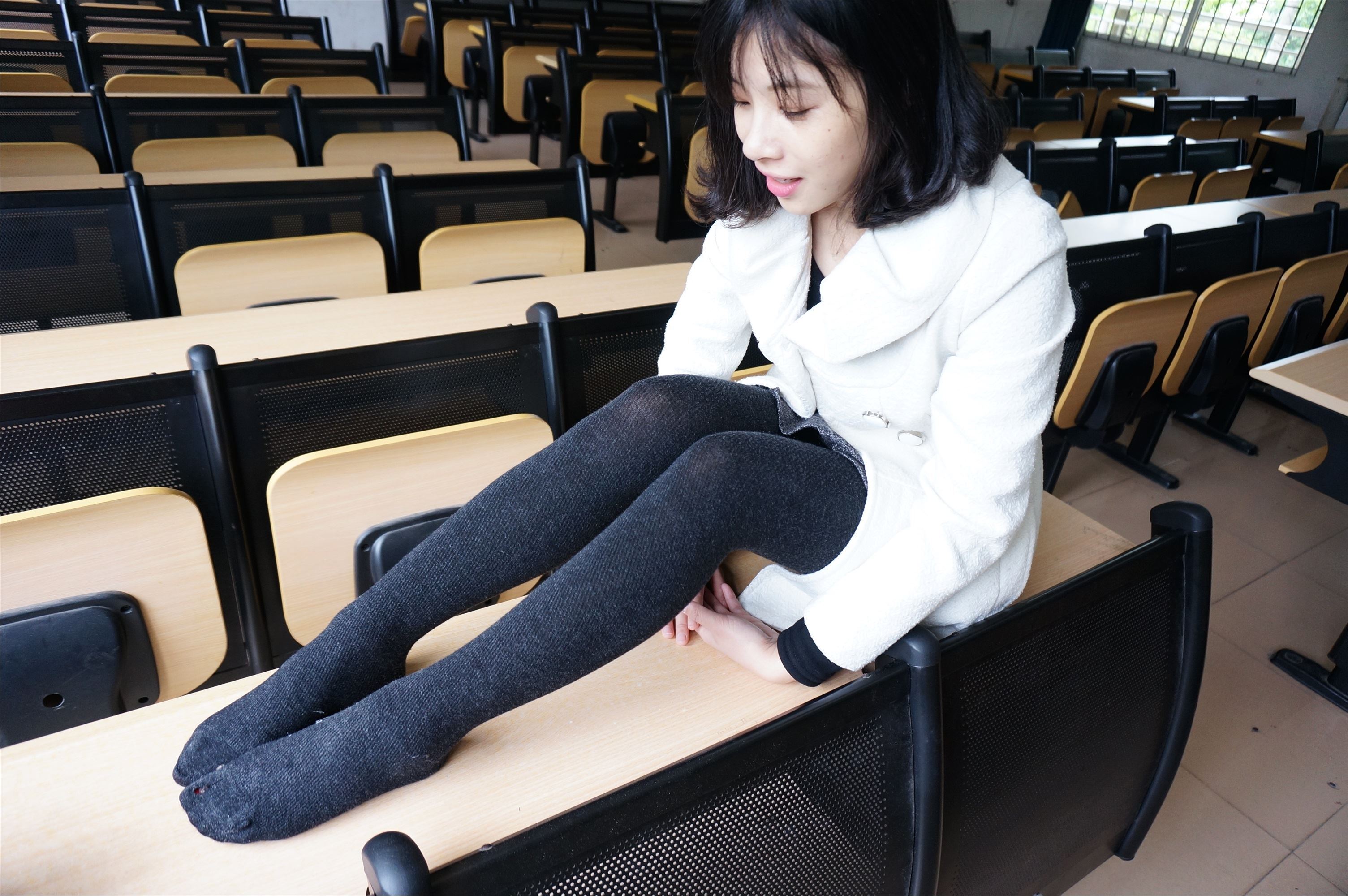 大西瓜套图 S012 黑丝白鞋少女116p