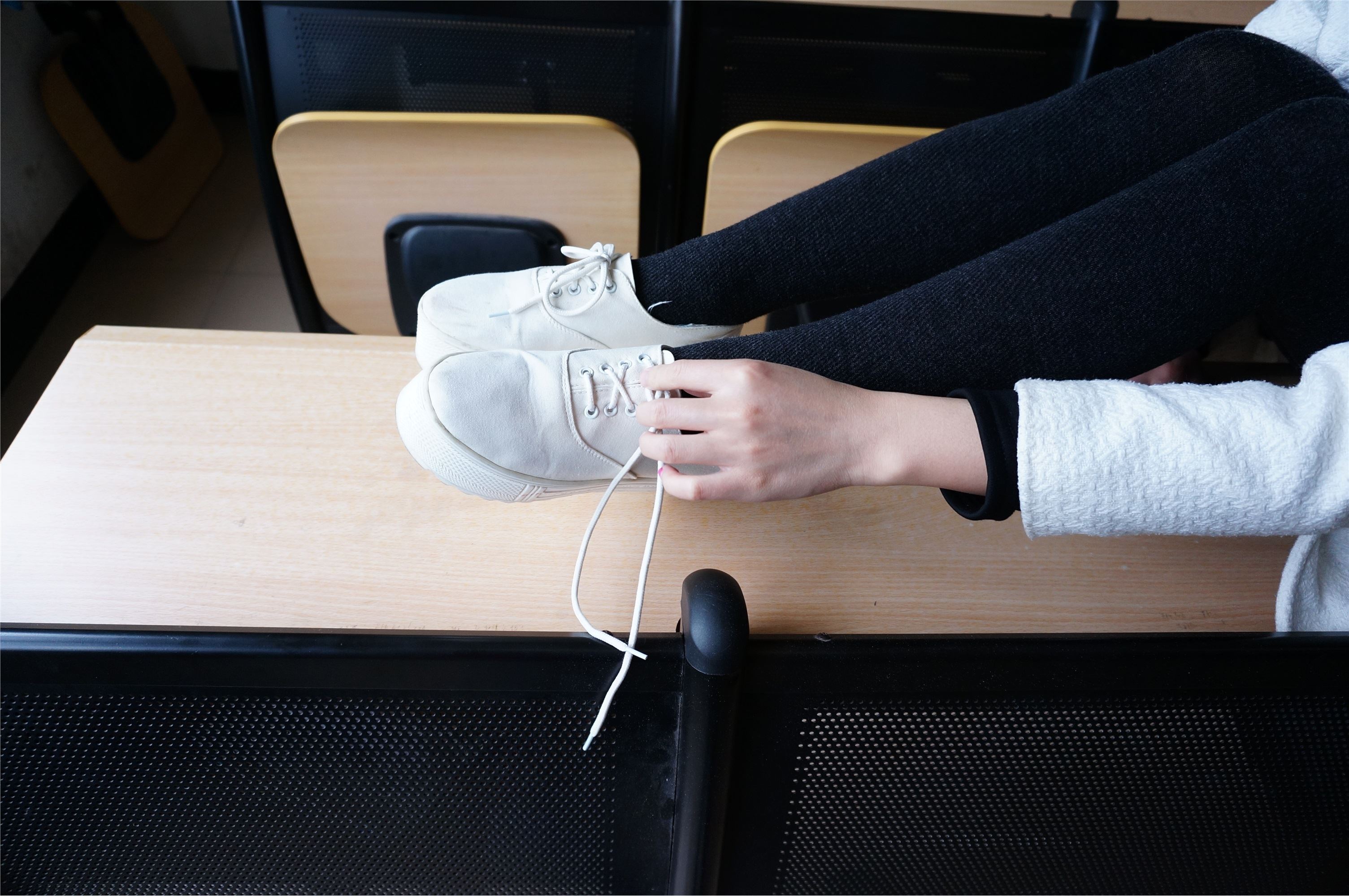 大西瓜套图 S012 黑丝白鞋少女116p